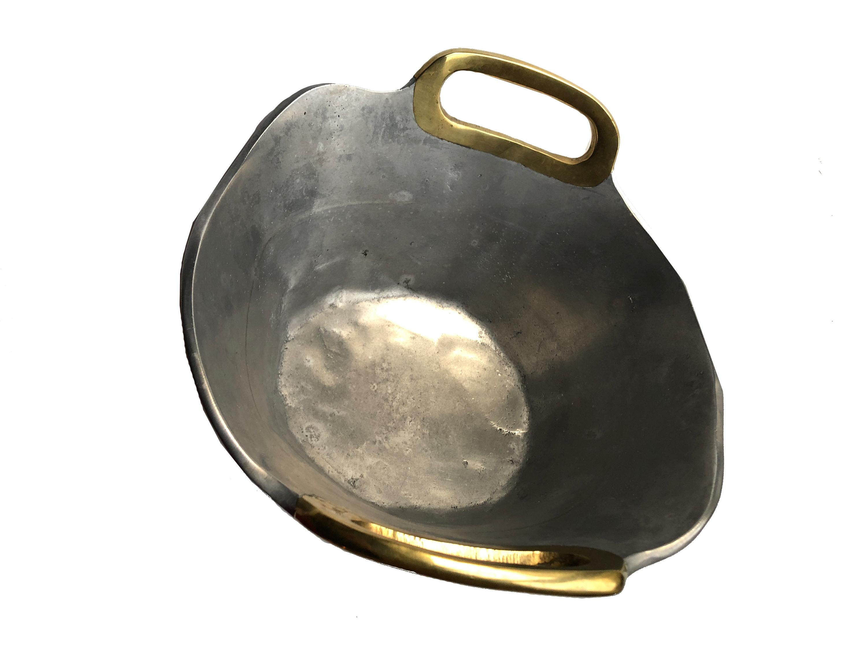 Brutalist Style Vintage Bowl in Brass Aluminium by David Marshall, Circa 1970s In Good Condition For Sale In Stockholm, SE