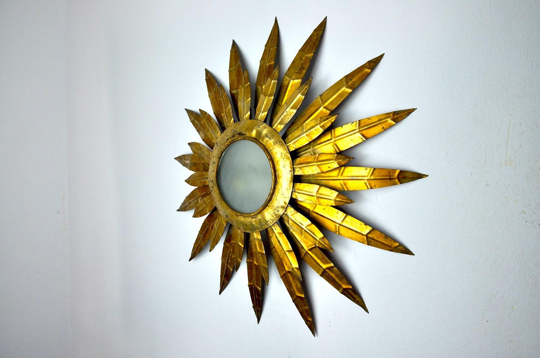 Hollywood Regency Brutalist Sun Floral Wall Lamp, Gilded Metal, Italy, 1970 For Sale