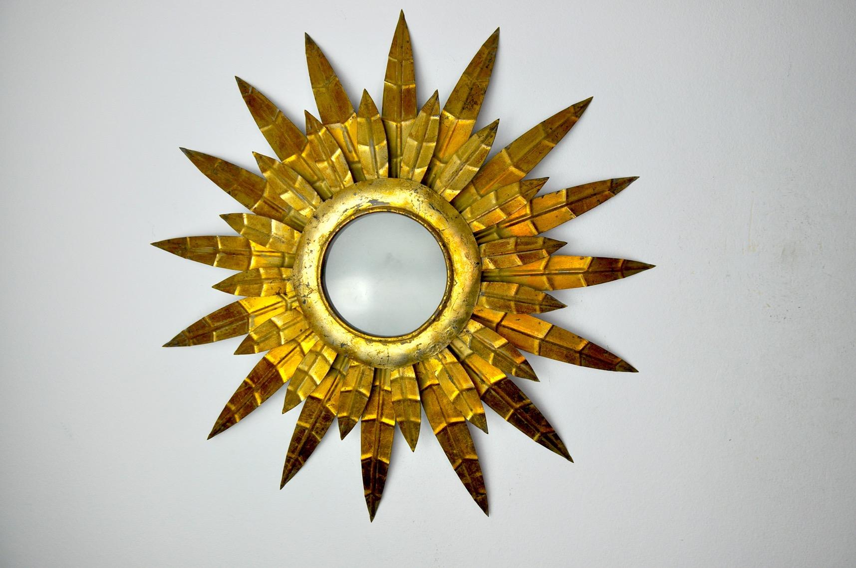 Italian Brutalist Sun Floral Wall Lamp, Gilded Metal, Italy, 1970 For Sale
