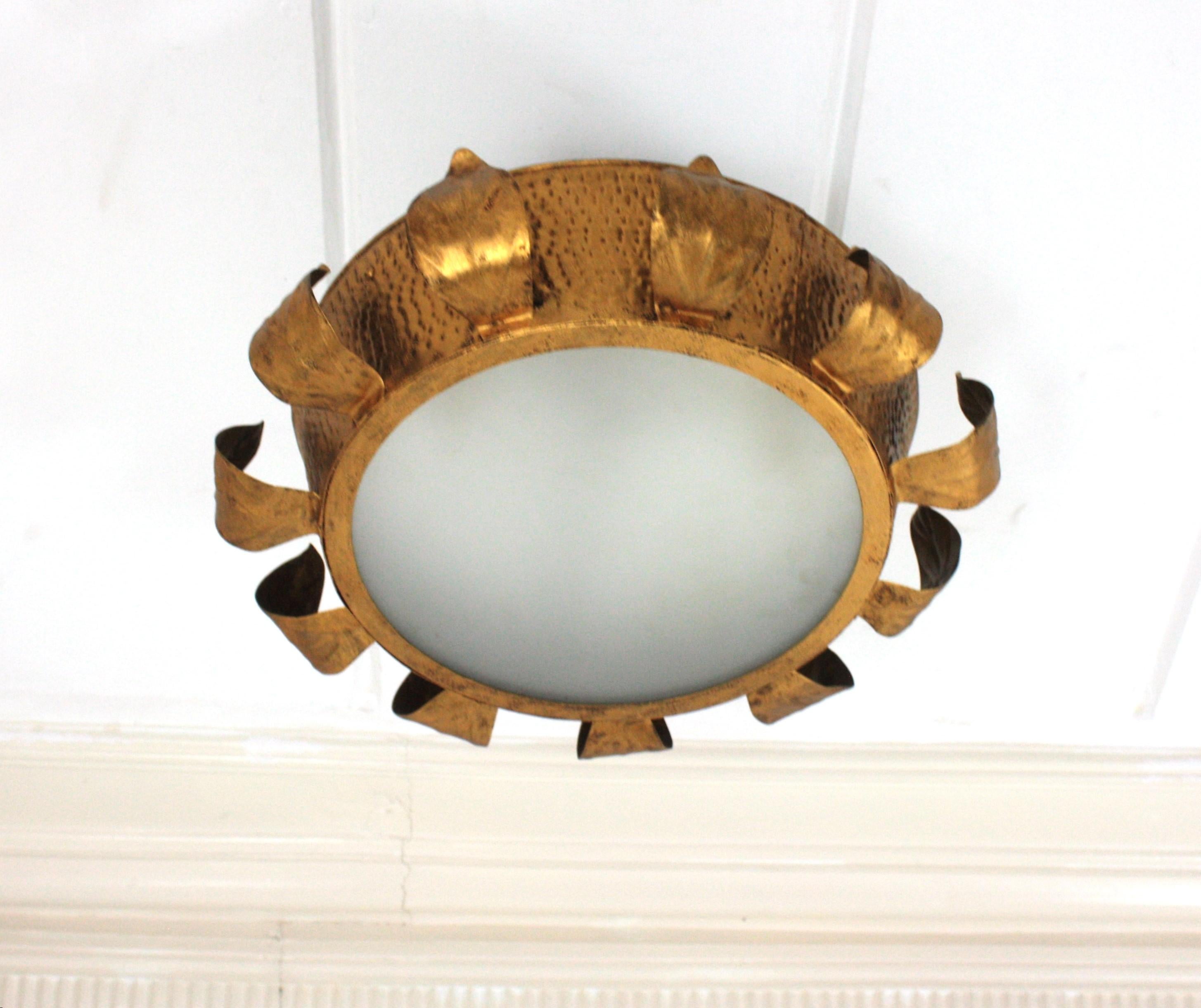 Brutalist Sunburst Crown Ceiling Flush Mount Light Fixture in Gilt Iron, 1950s For Sale 7