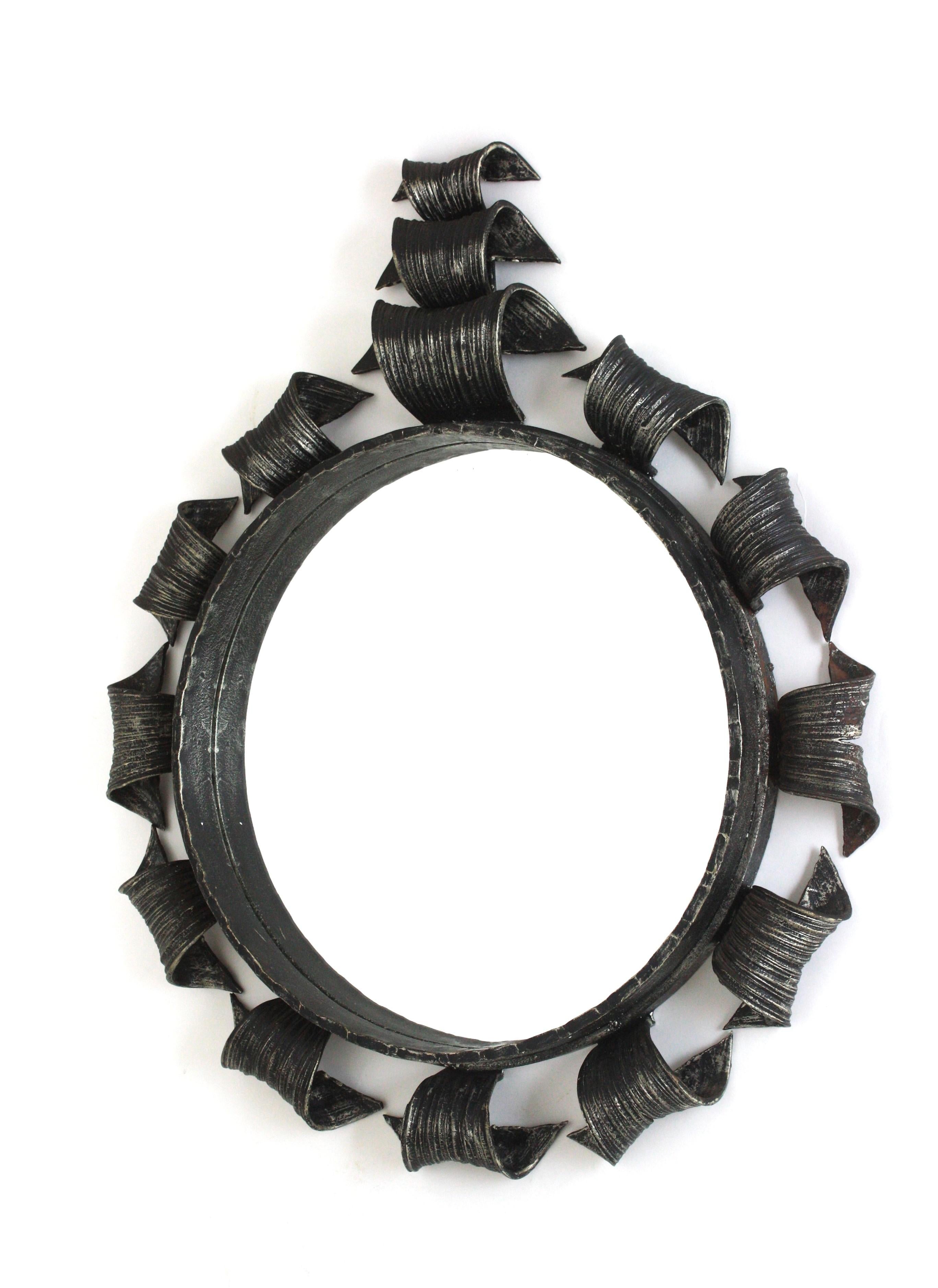 Brutalist Sunburst Mirror in Wrought Iron, Spain 1950 For Sale 2