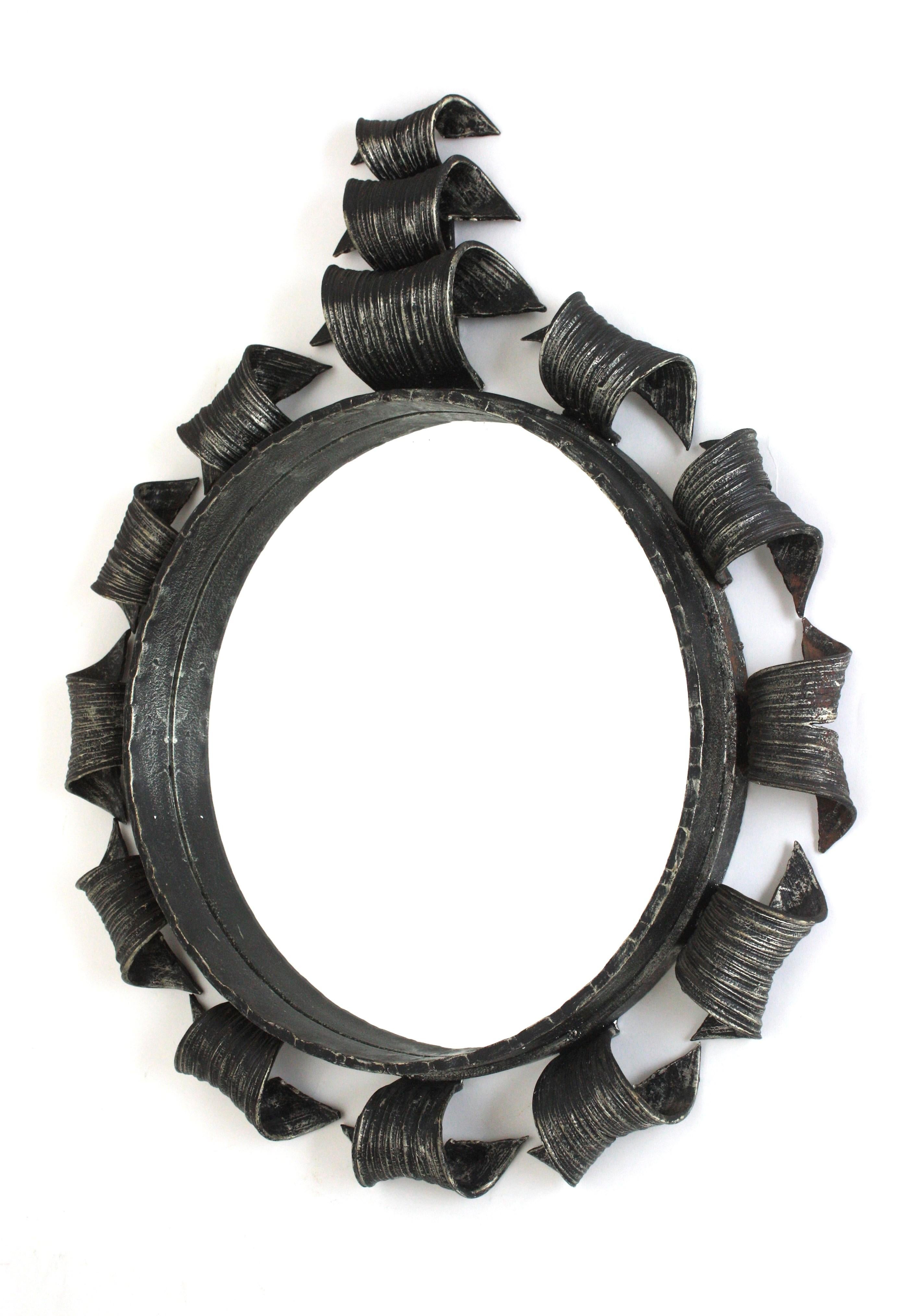 Brutalist Sunburst Mirror in Wrought Iron, Spain 1950 For Sale 3