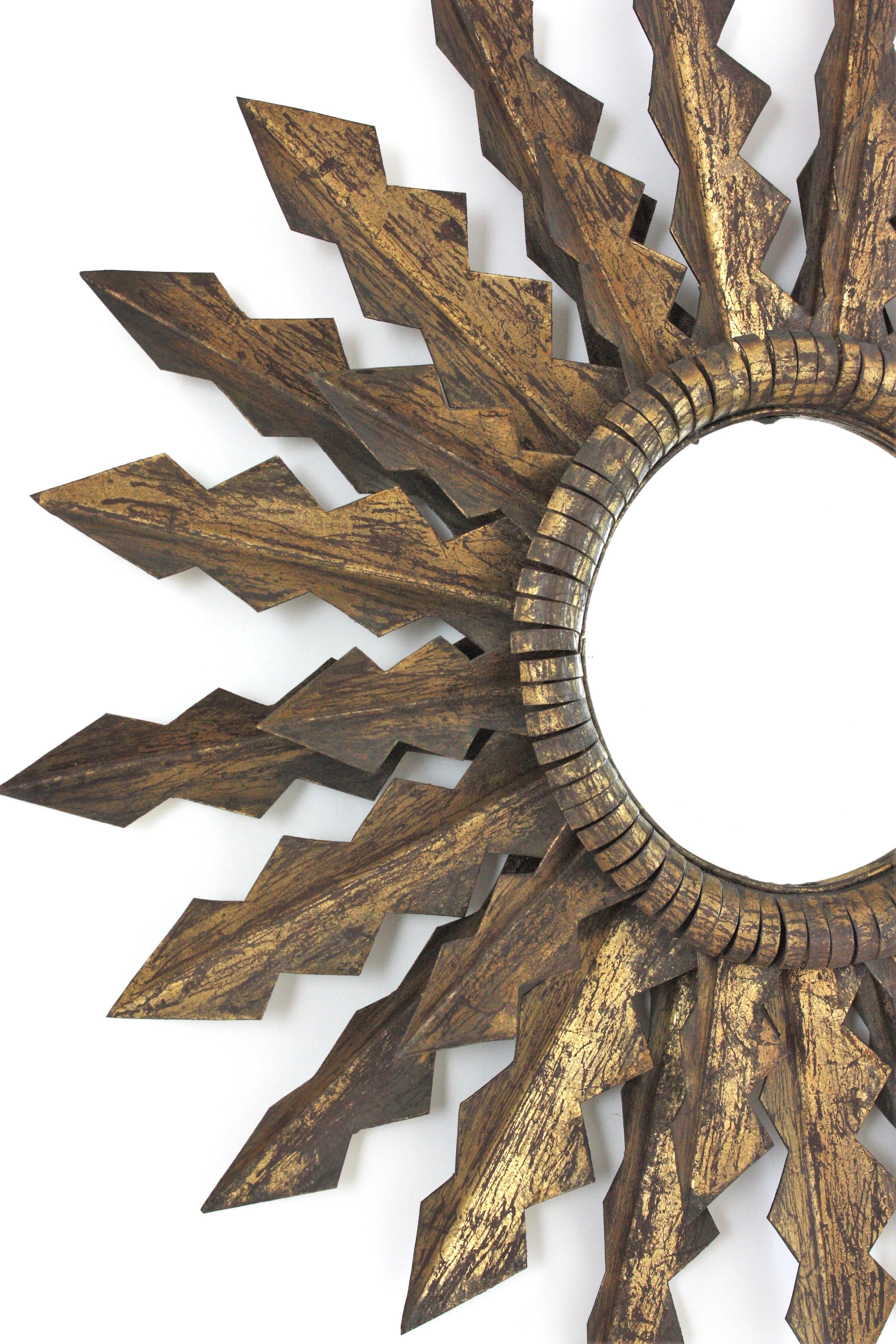 Brutalist Sunburst Mirror with Double Layered Jagged Frame in Gilt Wrought Iron For Sale 5