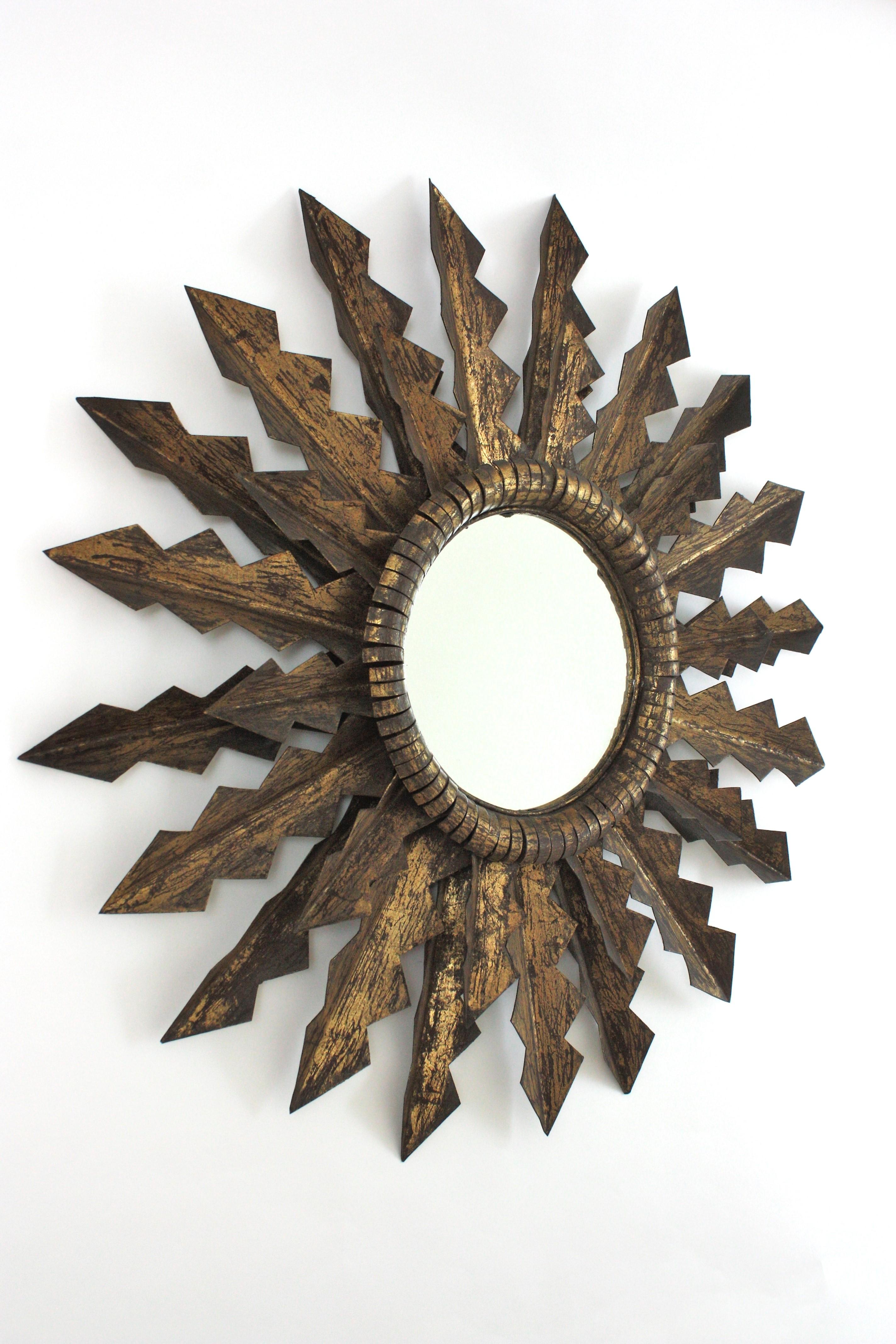 Brutalist Sunburst Mirror with Double Layered Jagged Frame in Gilt Wrought Iron For Sale 2