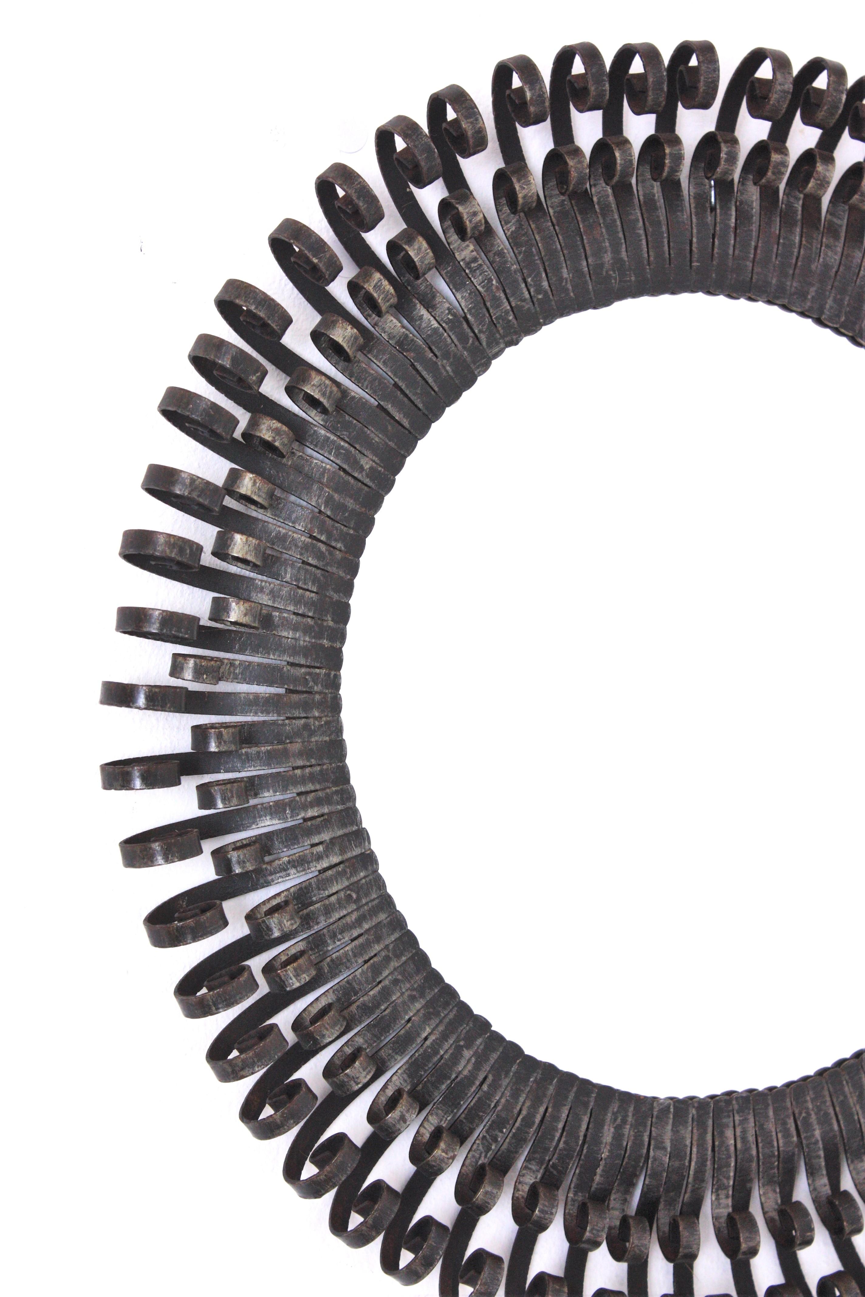 Brutalist Sunburst Mirror with Scroll Endings, Wrought Iron, 1950s siglo XX en venta