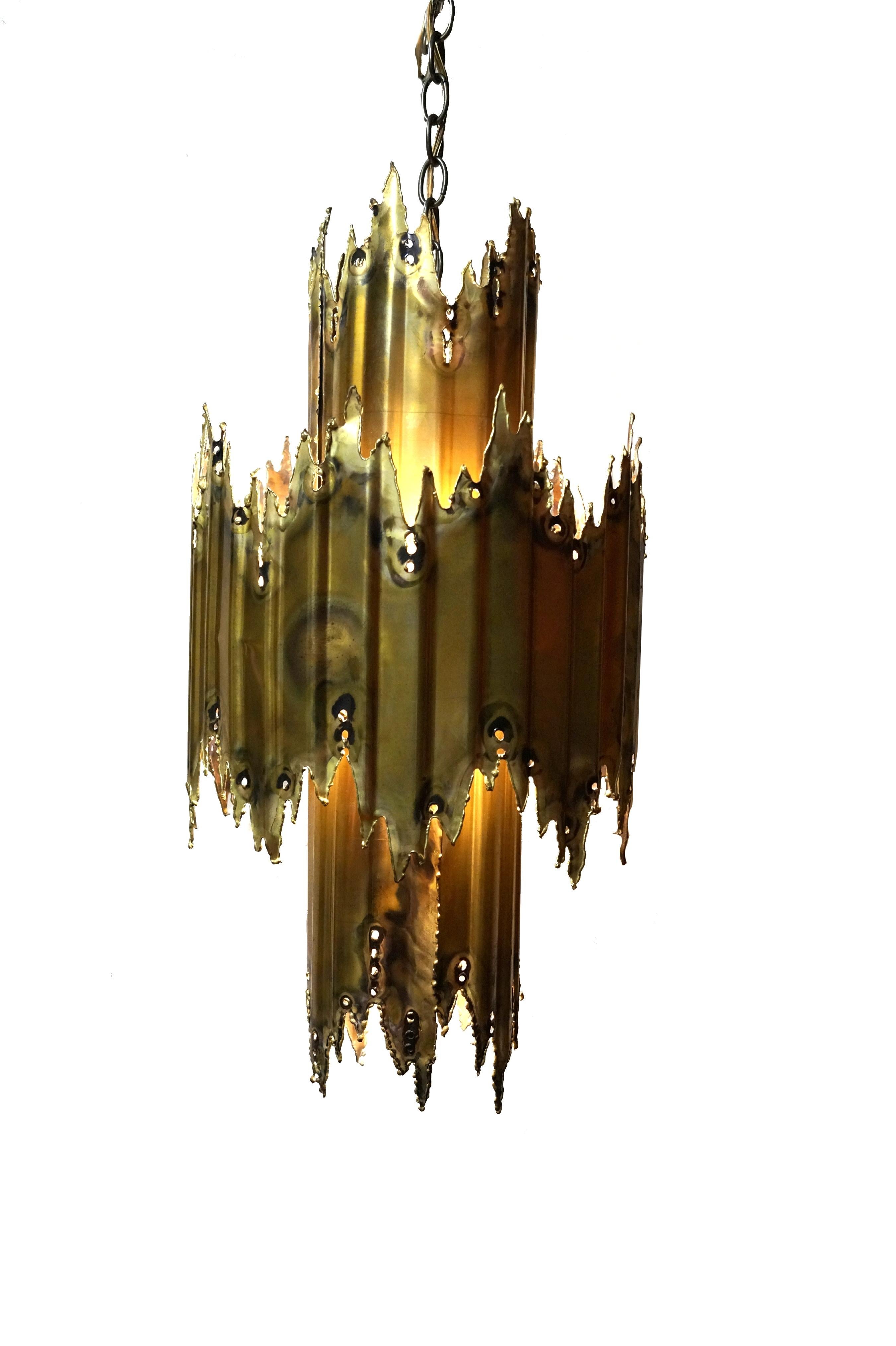Brutalist Swag Pendant Light Lamp Tom Greene Brass Feldman Co. This plugs into a wall outlet. It has approx 13' Cord/chain.