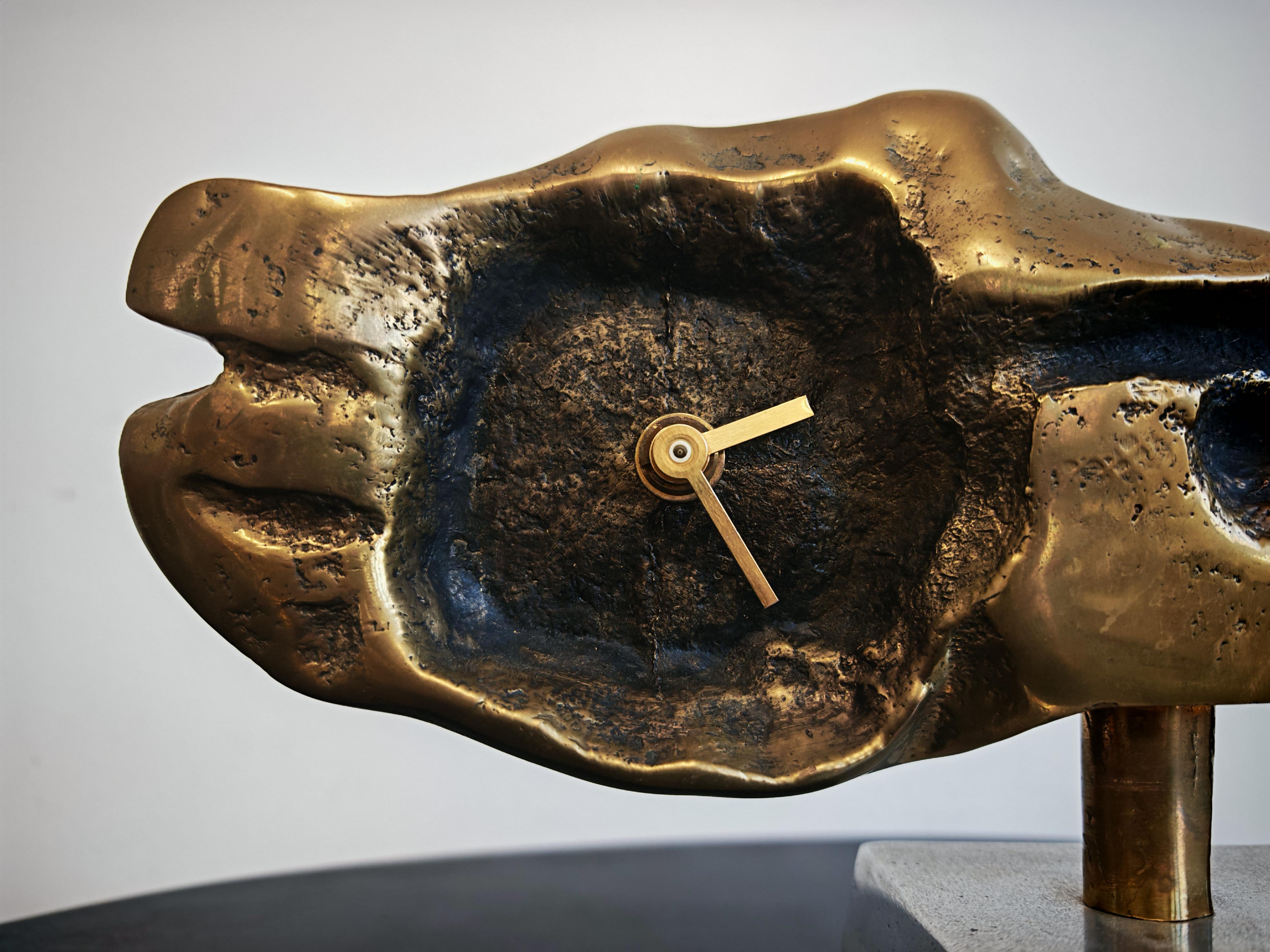 Spanish Brutalist Table Clock in bronze by David Marshal, Spain 1970s For Sale