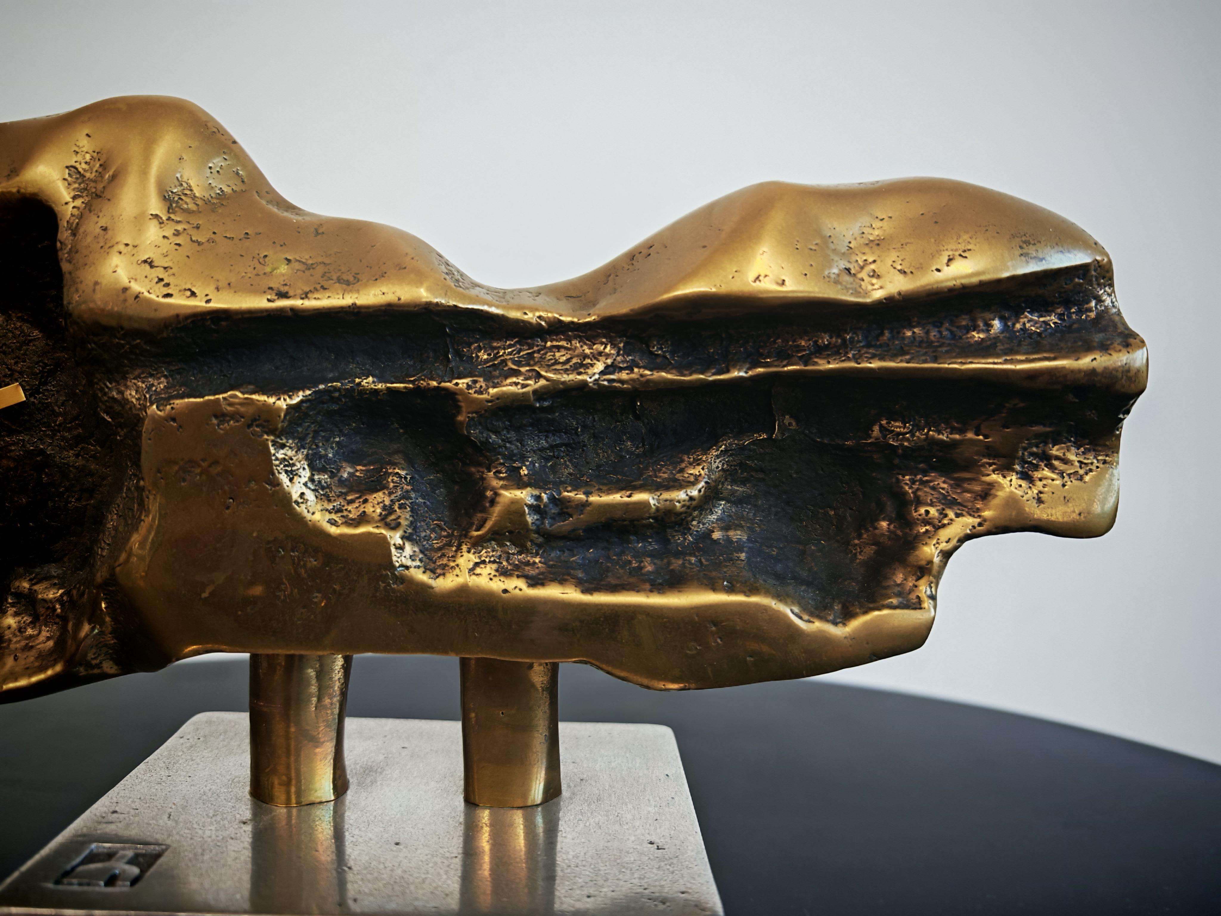 Bronze Brutalist Table Clock in bronze by David Marshal, Spain 1970s For Sale
