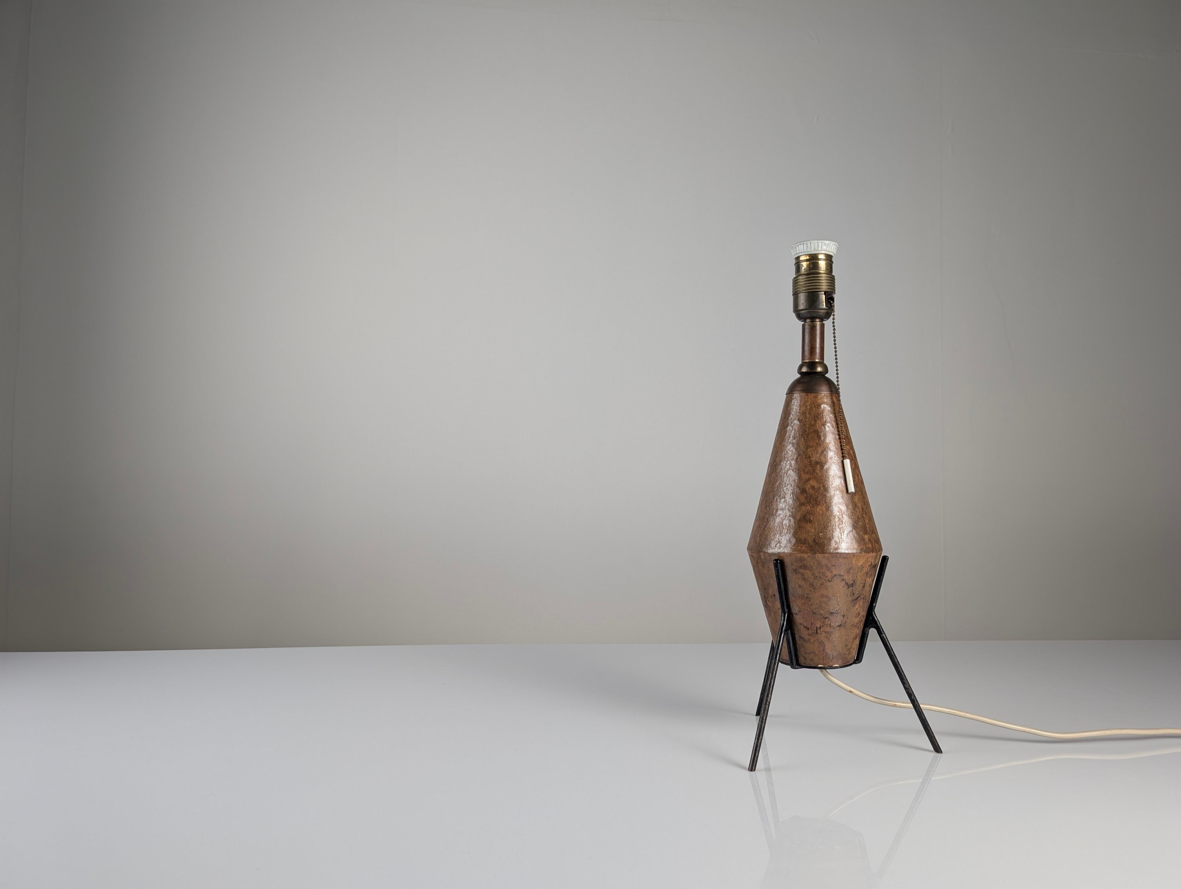 Mid-Century Modern Lampe de table brutaliste en céramique et en fer, années 1950 en vente