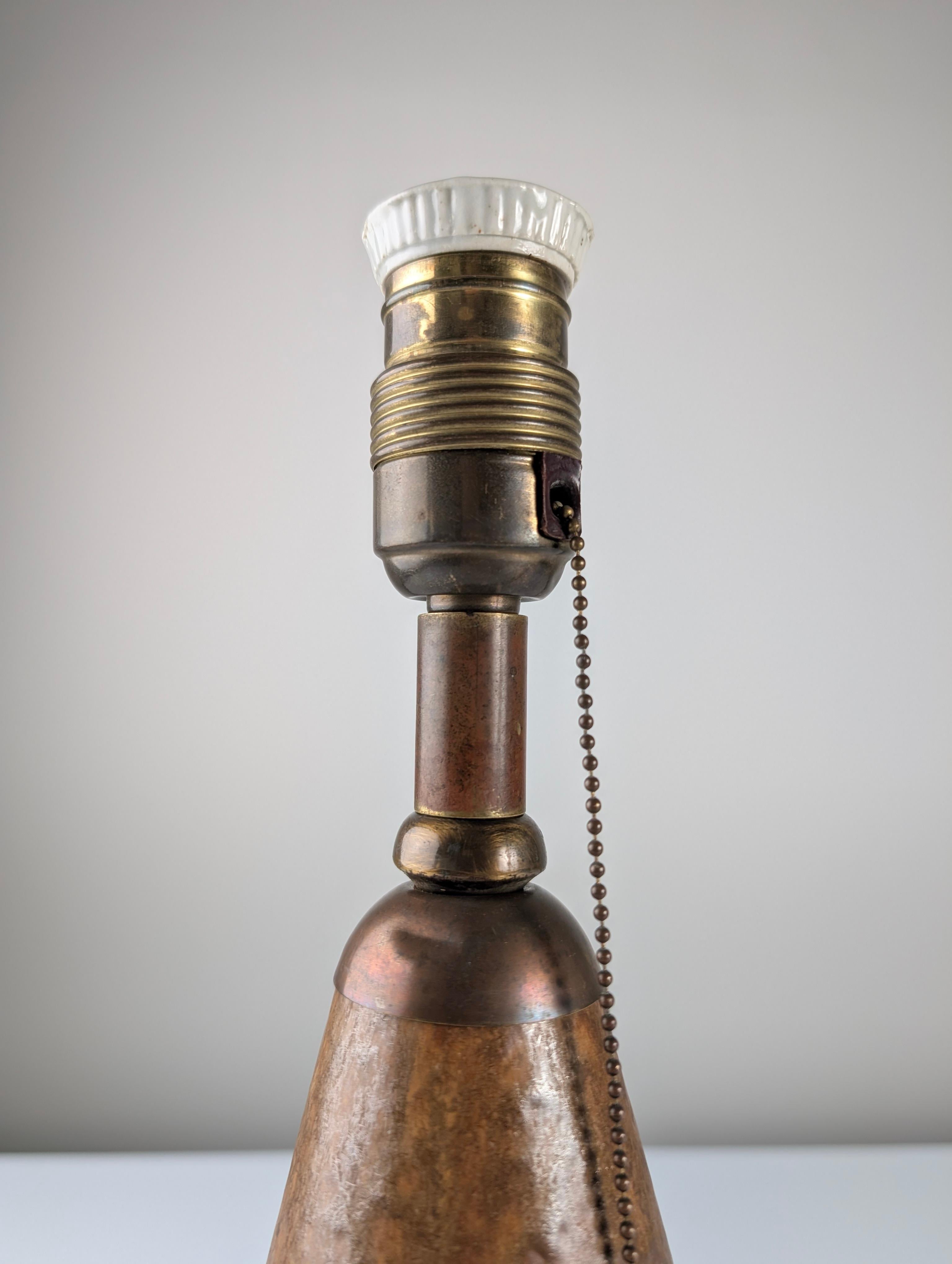 Lampe de table brutaliste en céramique et en fer, années 1950 Bon état - En vente à Benalmadena, ES
