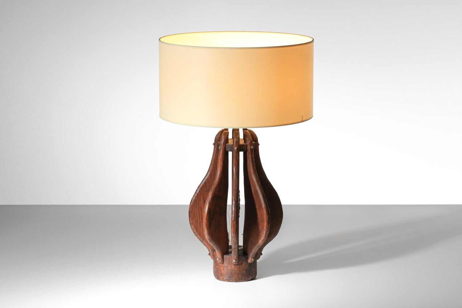 Oak Brutalist table lamp in solid oak 60's folk art popular For Sale