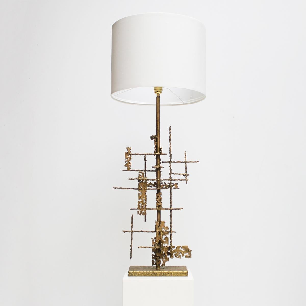 Large 'Brutalist' table light by Marcello Fantoni, Firenze, Italy, 1955.
Sculpture table lamp designed by Marcello Fantoni, Florence Italy (stamped on underside base) circa 1955. Wrought from an array of torch cut and welded iron. The base is a