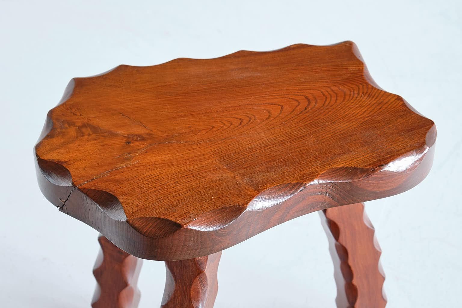 Brutalist Three Legged Stool in Carved Solid Elm, France, 1950s In Good Condition In The Hague, NL