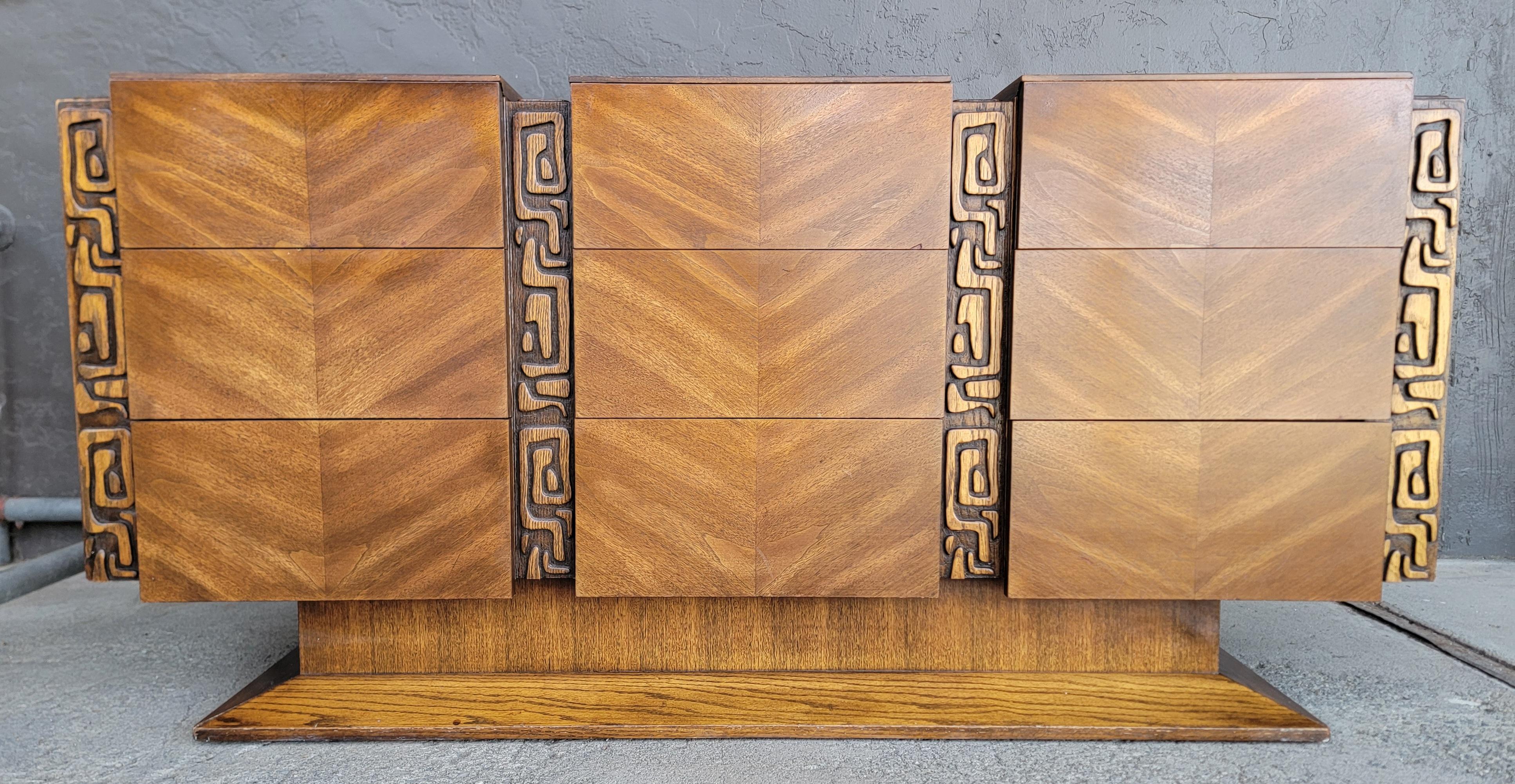 Brutalist / Tiki Dresser by United Furniture en vente 10