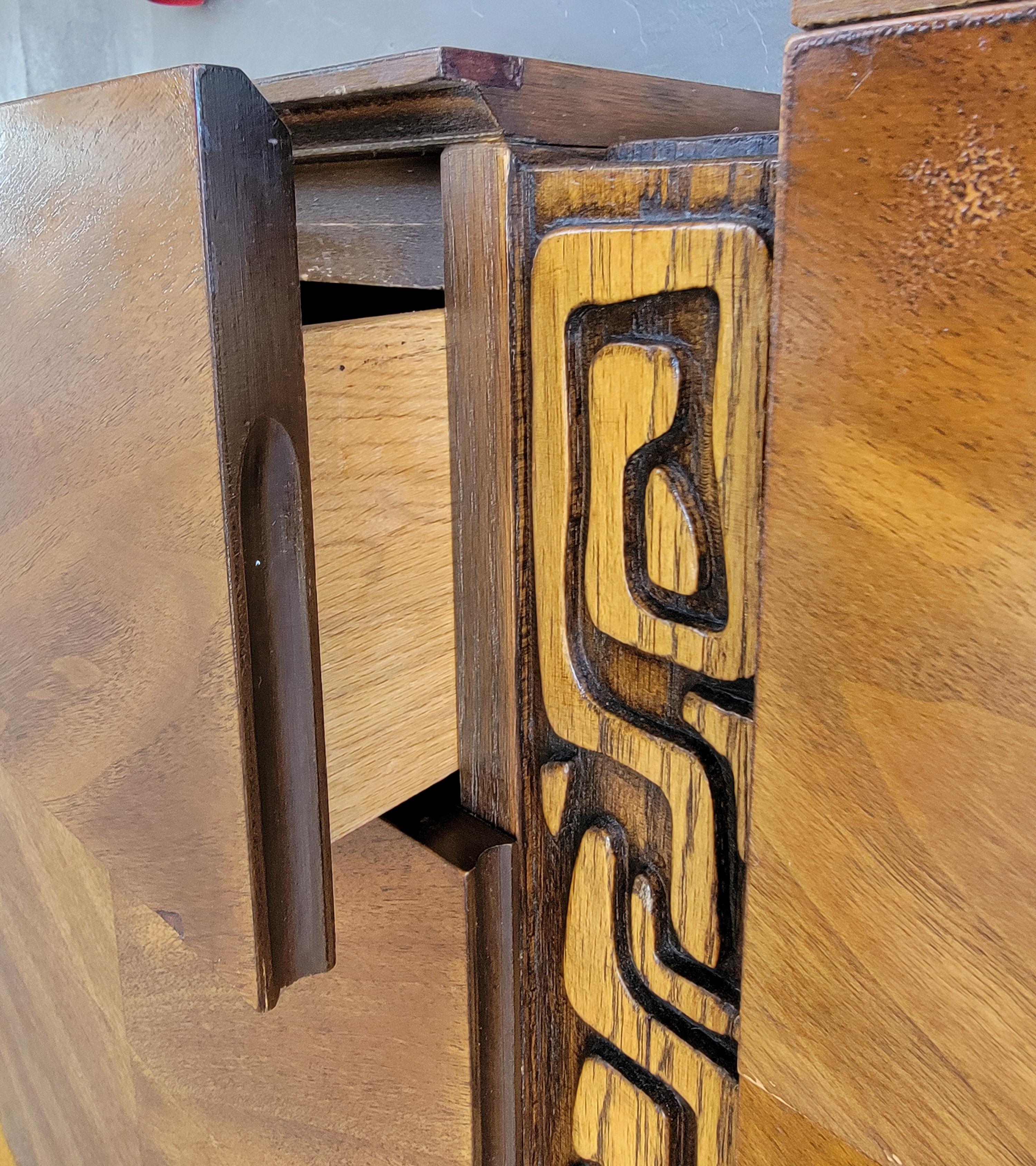 20ième siècle Brutalist / Tiki Dresser by United Furniture en vente