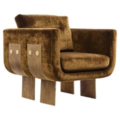 Sillón Primal Statement de latón fundido macizo y terciopelo afelpado de Egg Designs