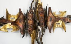 Scultura da parete brutalista in ottone e acciaio con taglio a torcia, larga sei piedi, firmata