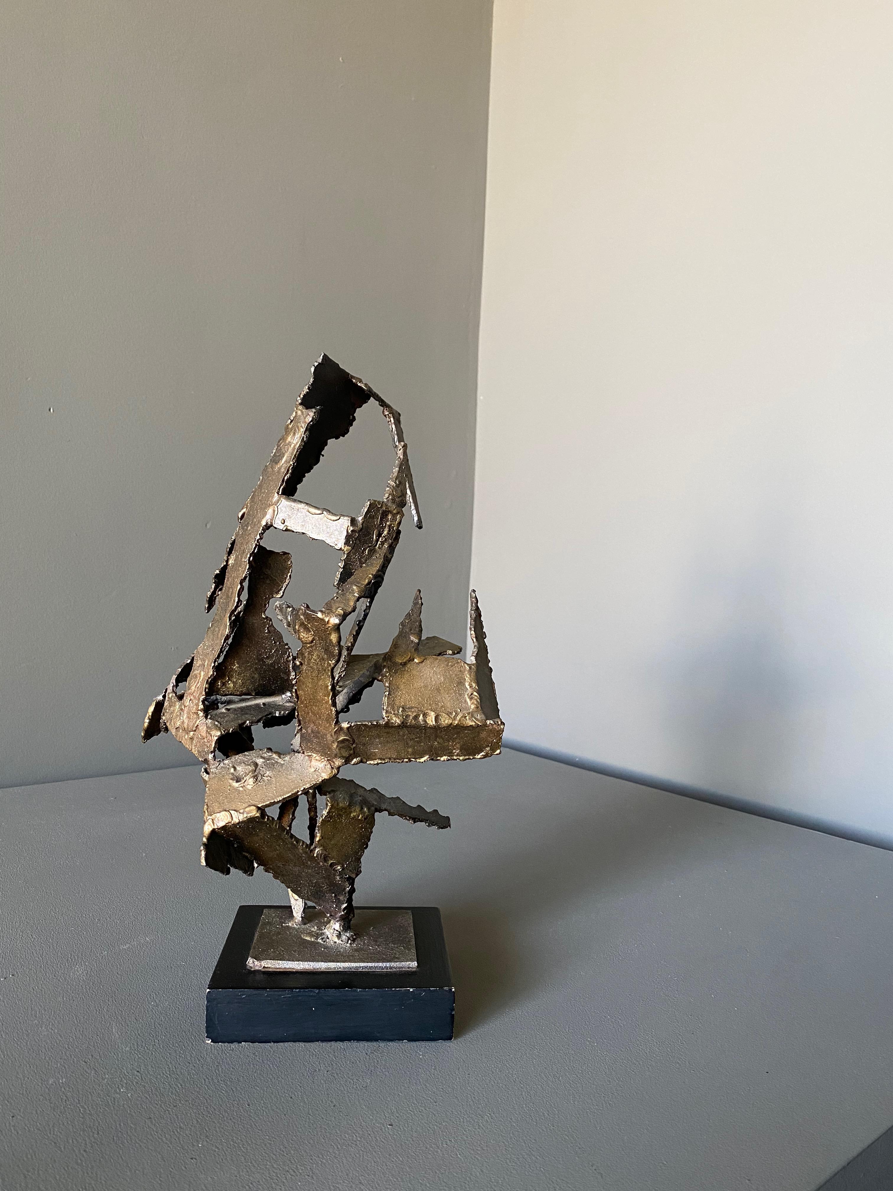 Américain Sculpture brutaliste en acier découpé au chalumeau  en vente