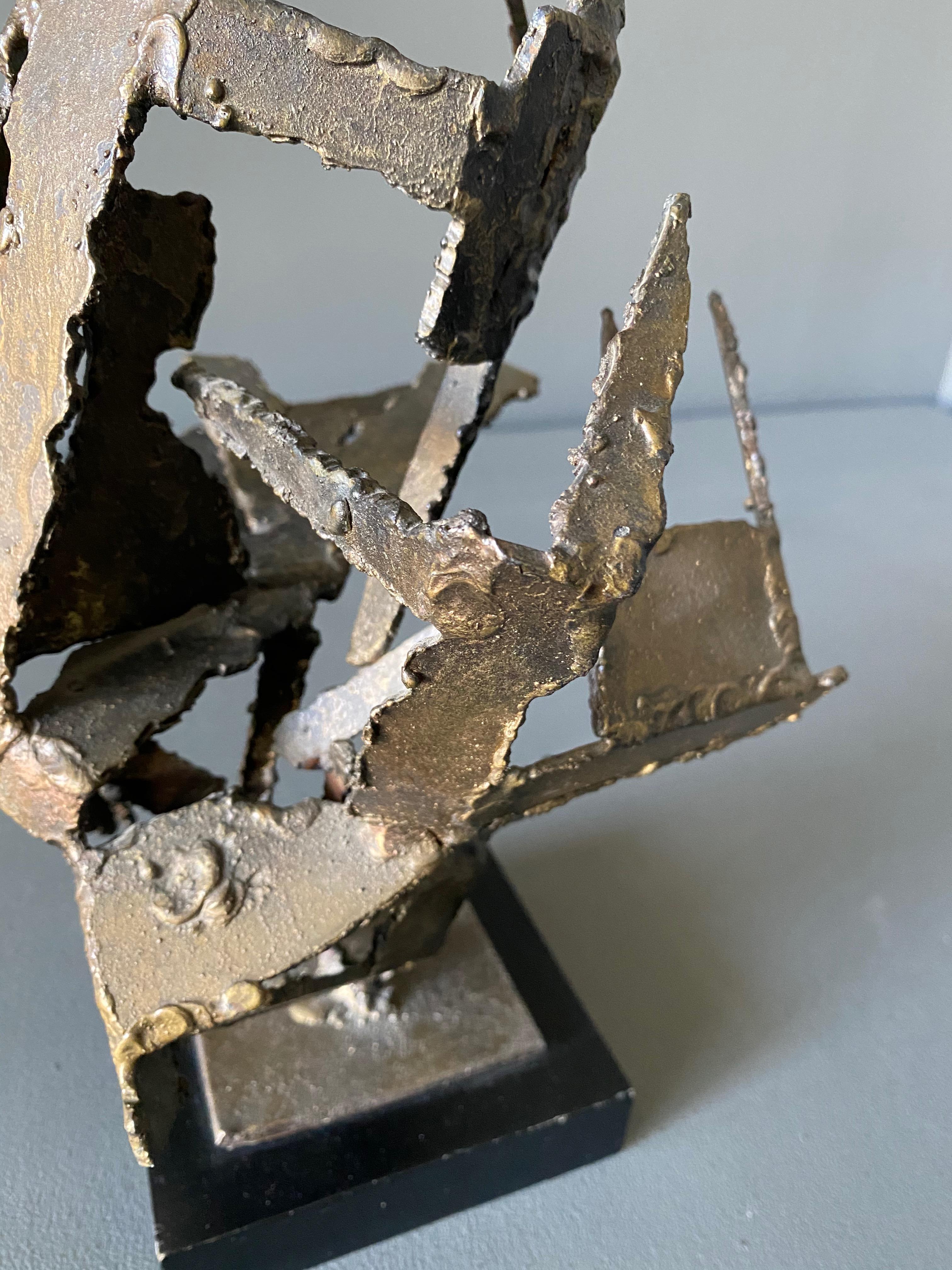 Sculpture brutaliste en acier découpé au chalumeau  en vente 2