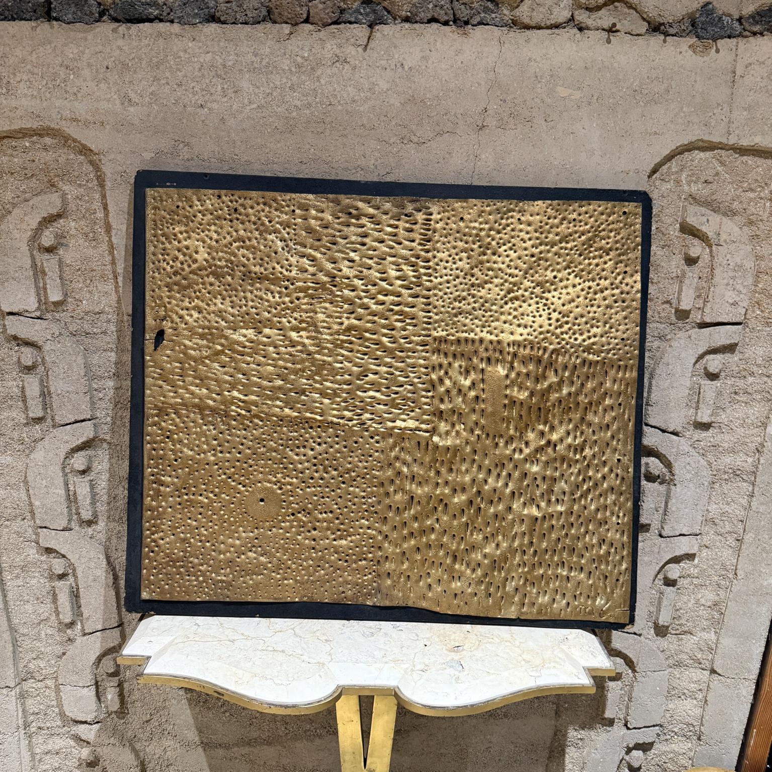 Arte da parete brutalista in metallo torturato
Oro traforato
26 h x 26 wood art 24.38 x 24.24
Condizioni vintage originali usate
Fai riferimento alle immagini
Consegna a Los Angeles