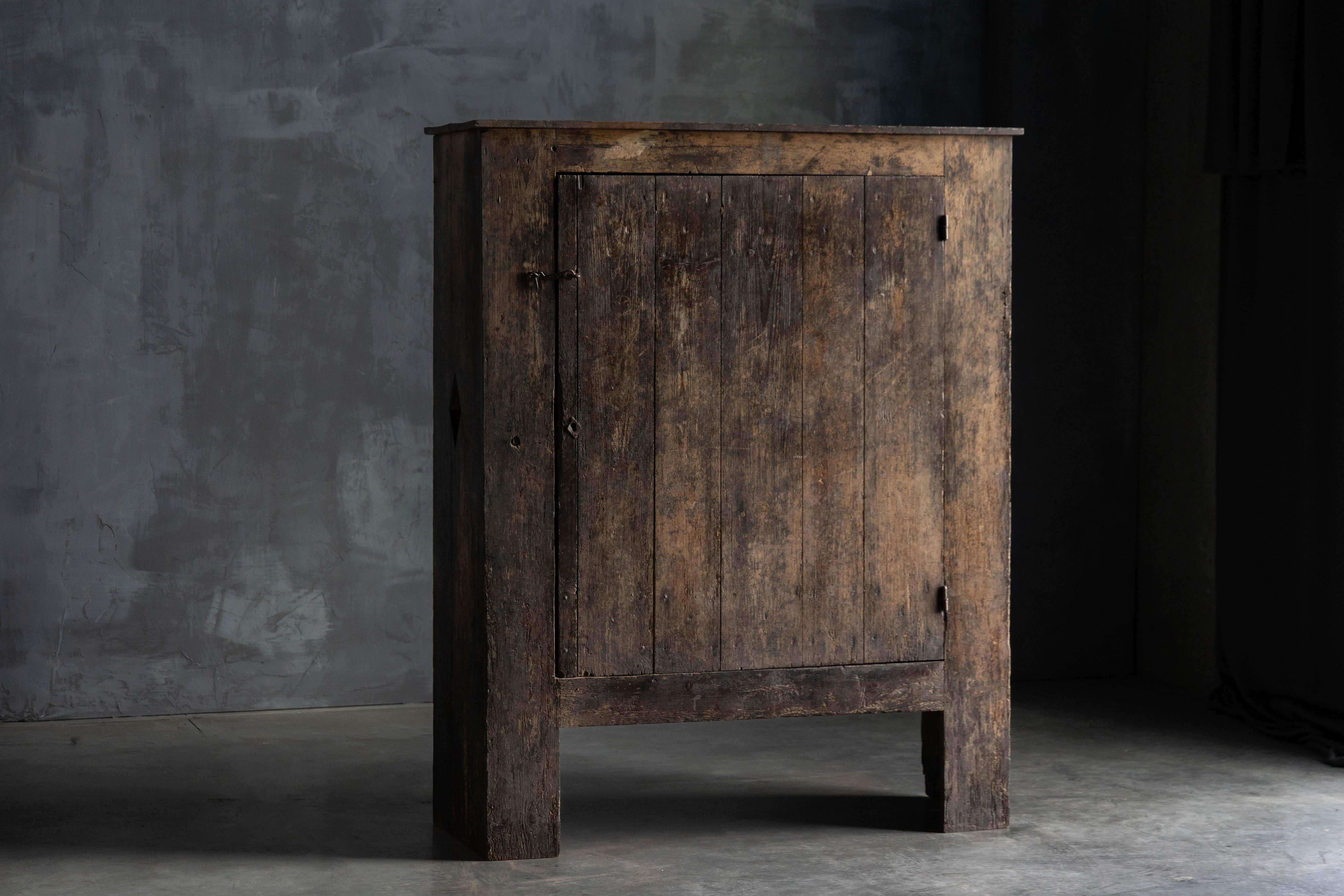Gabinete Brutalista Travail Populaire, Francia, Principios del siglo XIX en Excelente estado para la venta en Antwerp, BE