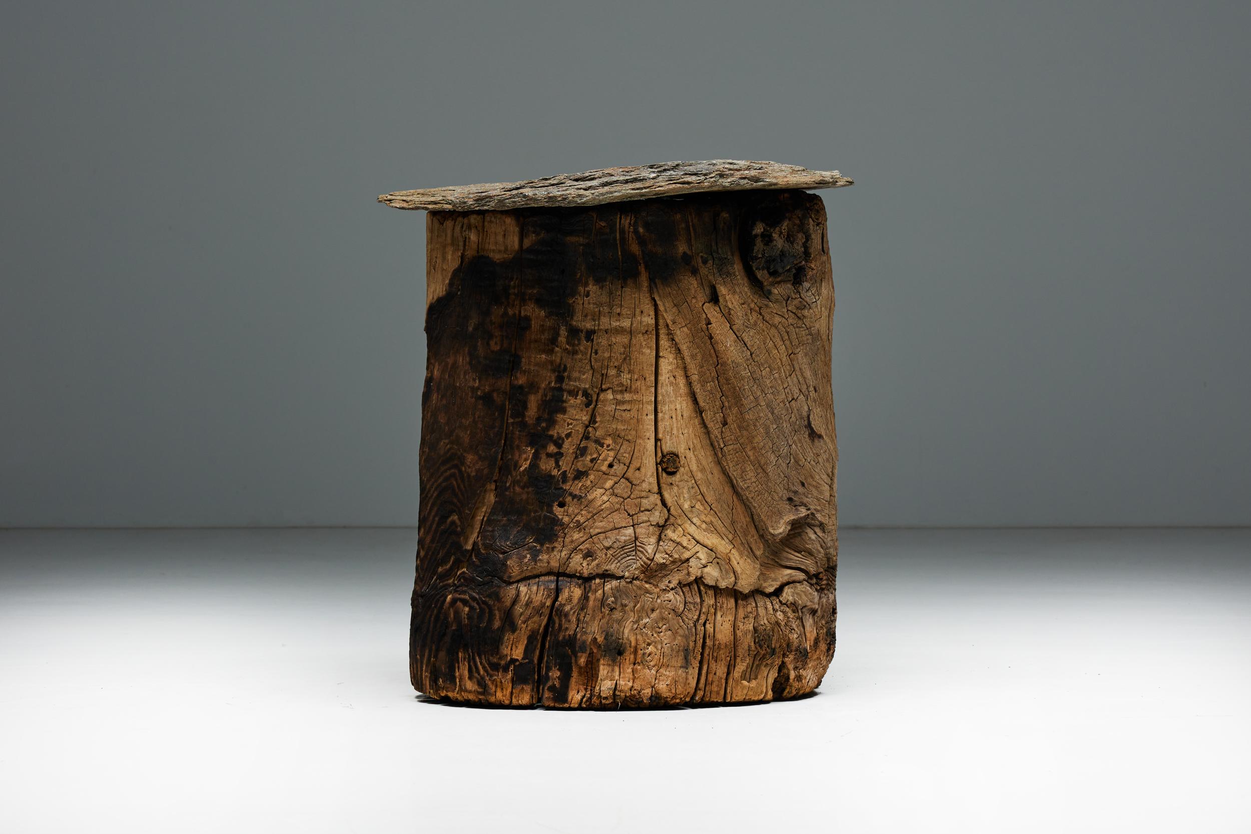 Brutalistischer Travail Populaire Beistelltisch und Schrank, Frankreich, frühes 20. Jahrhundert im Angebot 2