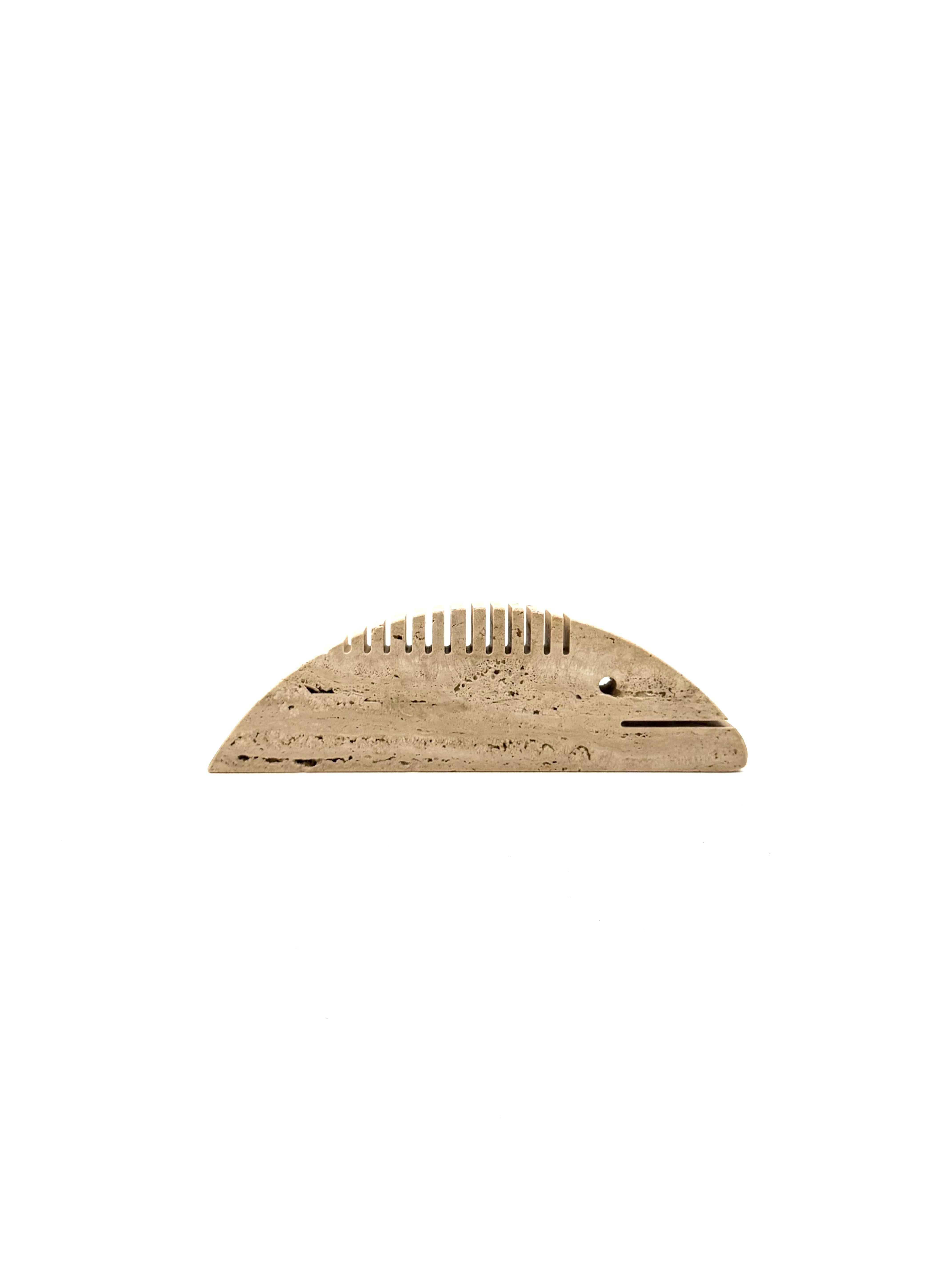Italian Brutalist travertine fish desk organizer, Enzo Mari F.lli Mannelli Italy 1970 in vendita