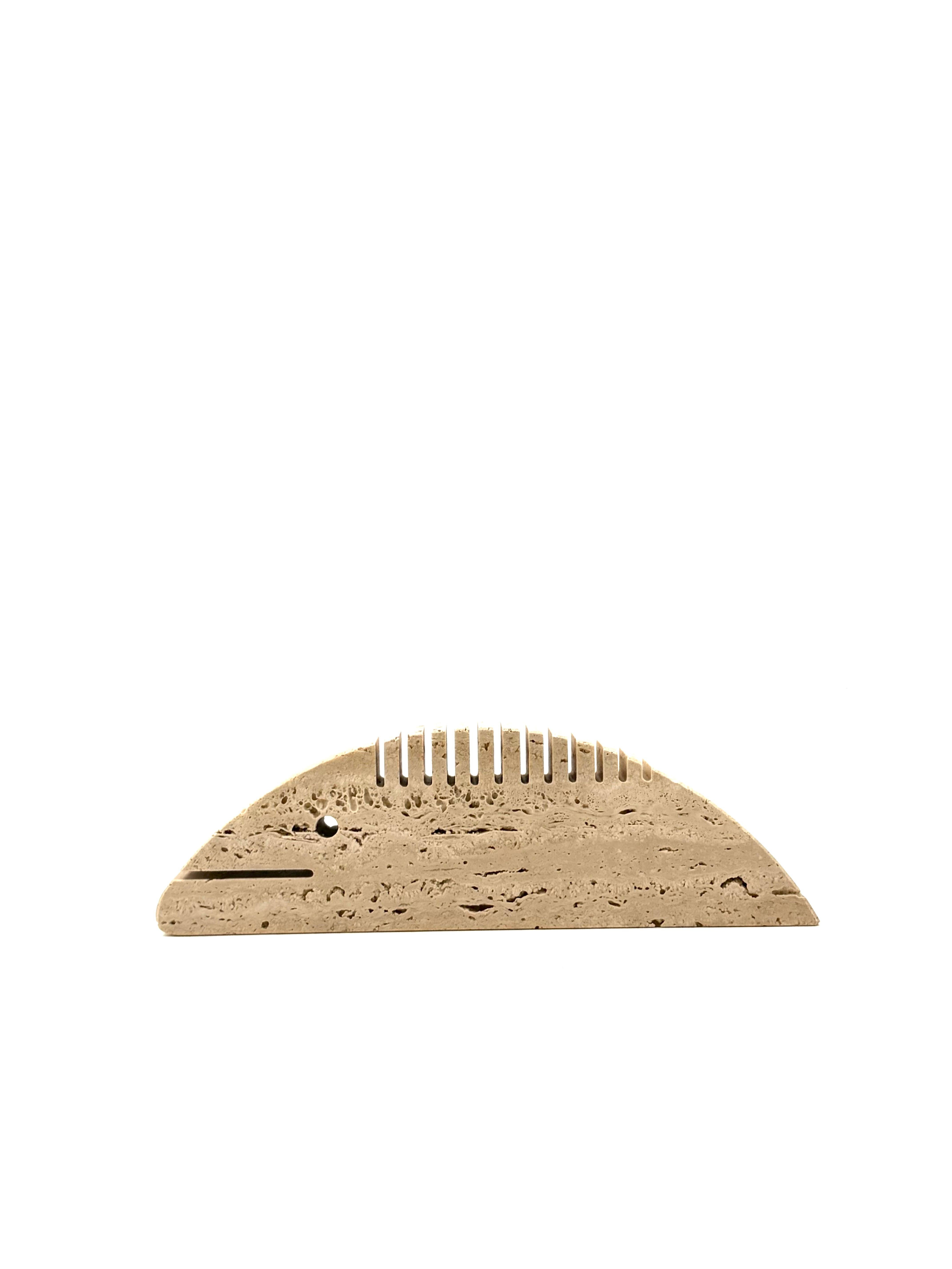 Brutalist travertine fish desk organizer, Enzo Mari F.lli Mannelli Italy 1970 in vendita 1