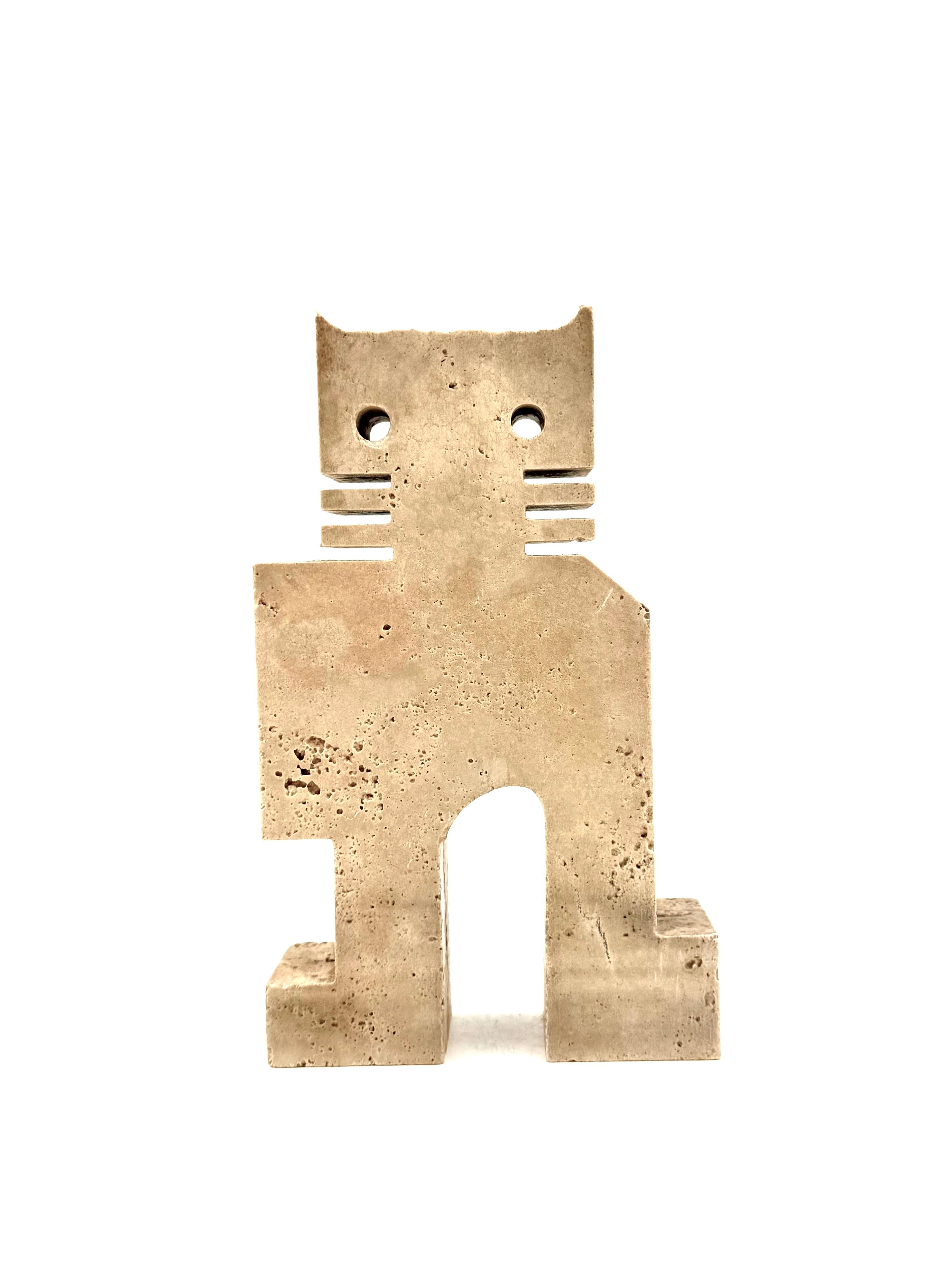 Brutalist travertine sculpture of cat, Enzo Mari F.lli Mannelli, Italy 1970s (Late 20th Century) im Angebot