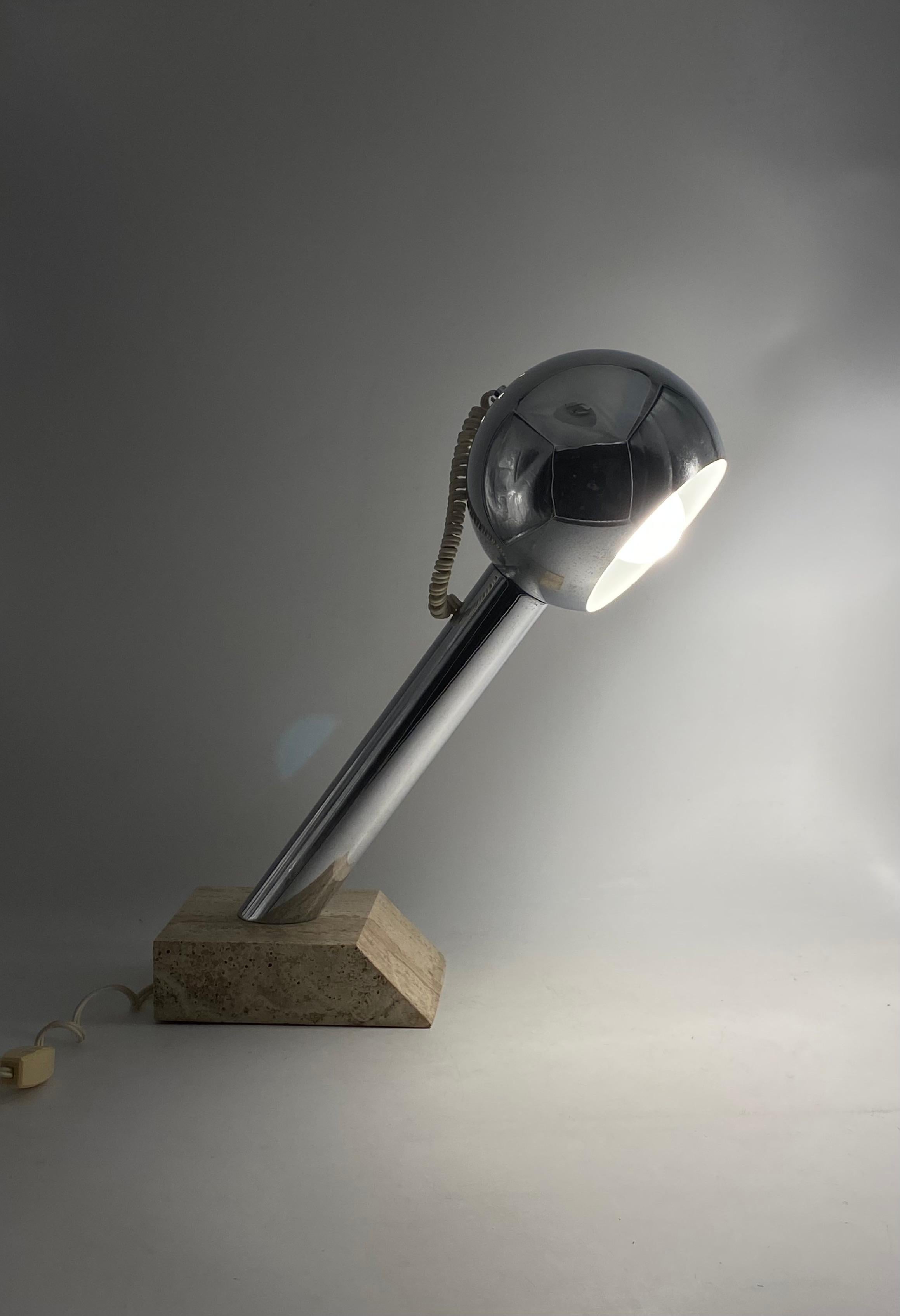 Brutalistische Tischlampe aus Travertin, Italien 1970er im Zustand „Hervorragend“ im Angebot in Firenze, IT