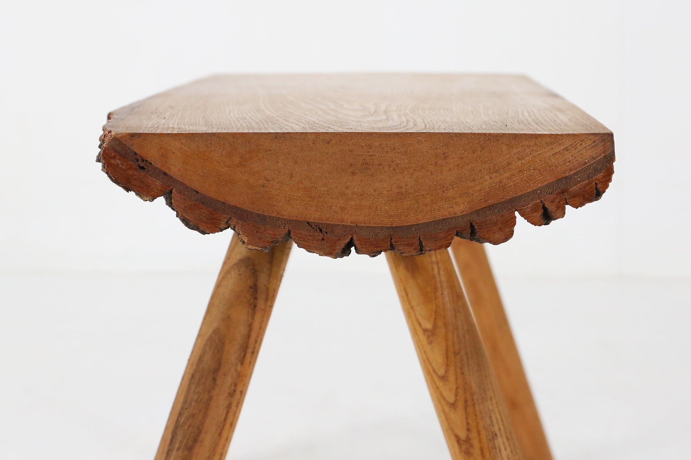 Brutalistischer Baumstamm-Couchtisch aus massiver Eiche, ca. 1950 (Eichenholz) im Angebot