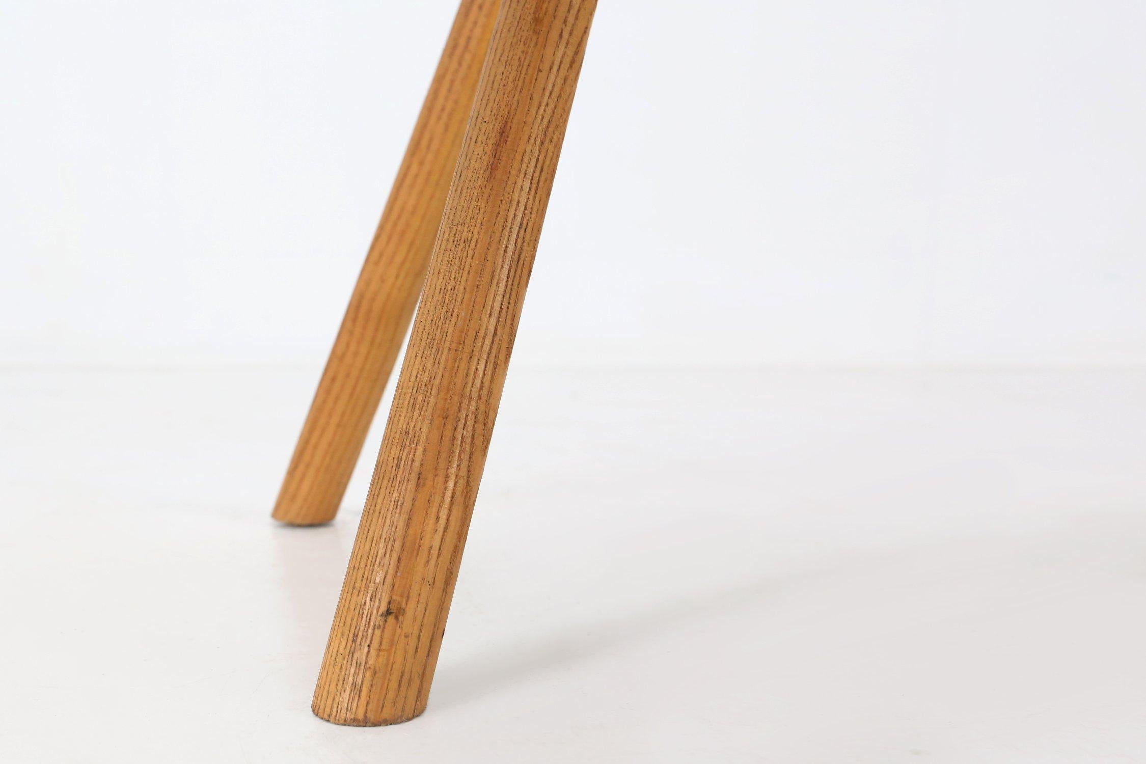 Brutalistischer Baumstamm-Couchtisch aus massiver Eiche, ca. 1950 im Angebot 1