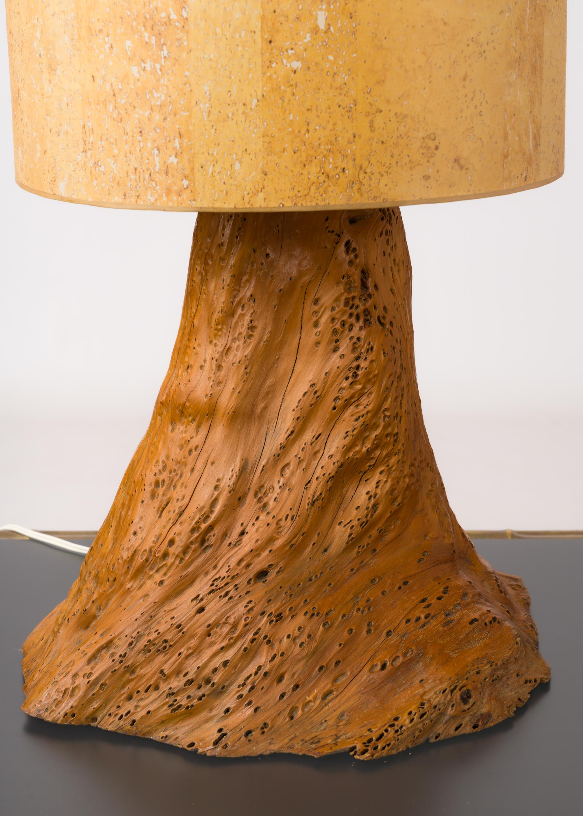 Brutalismo Lampada brutalista a tronco d'albero - Francia anni '70 in vendita