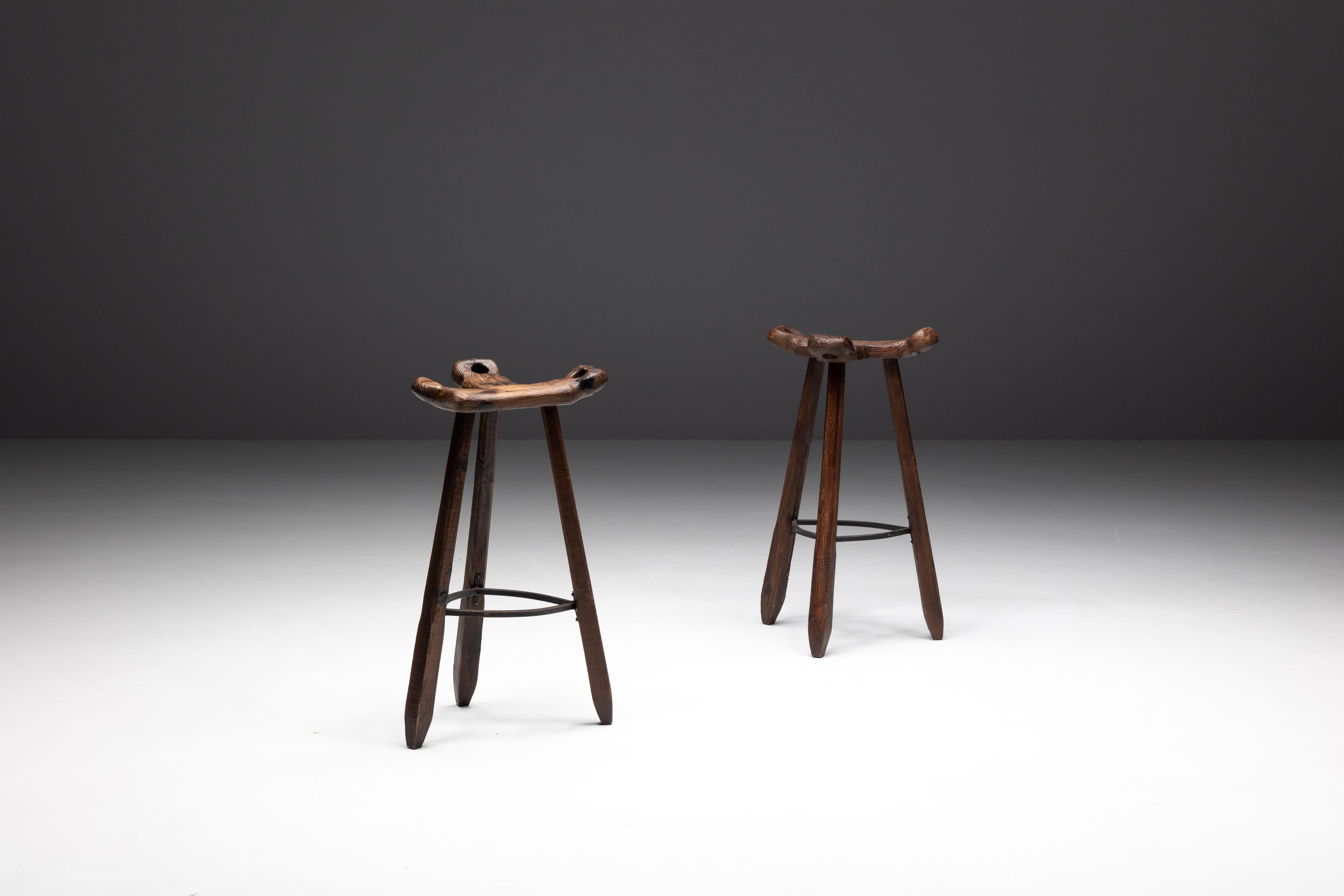 Acier Tabourets de bar tripode brutalistes en chêne espagnol, Espagne, 1970 en vente