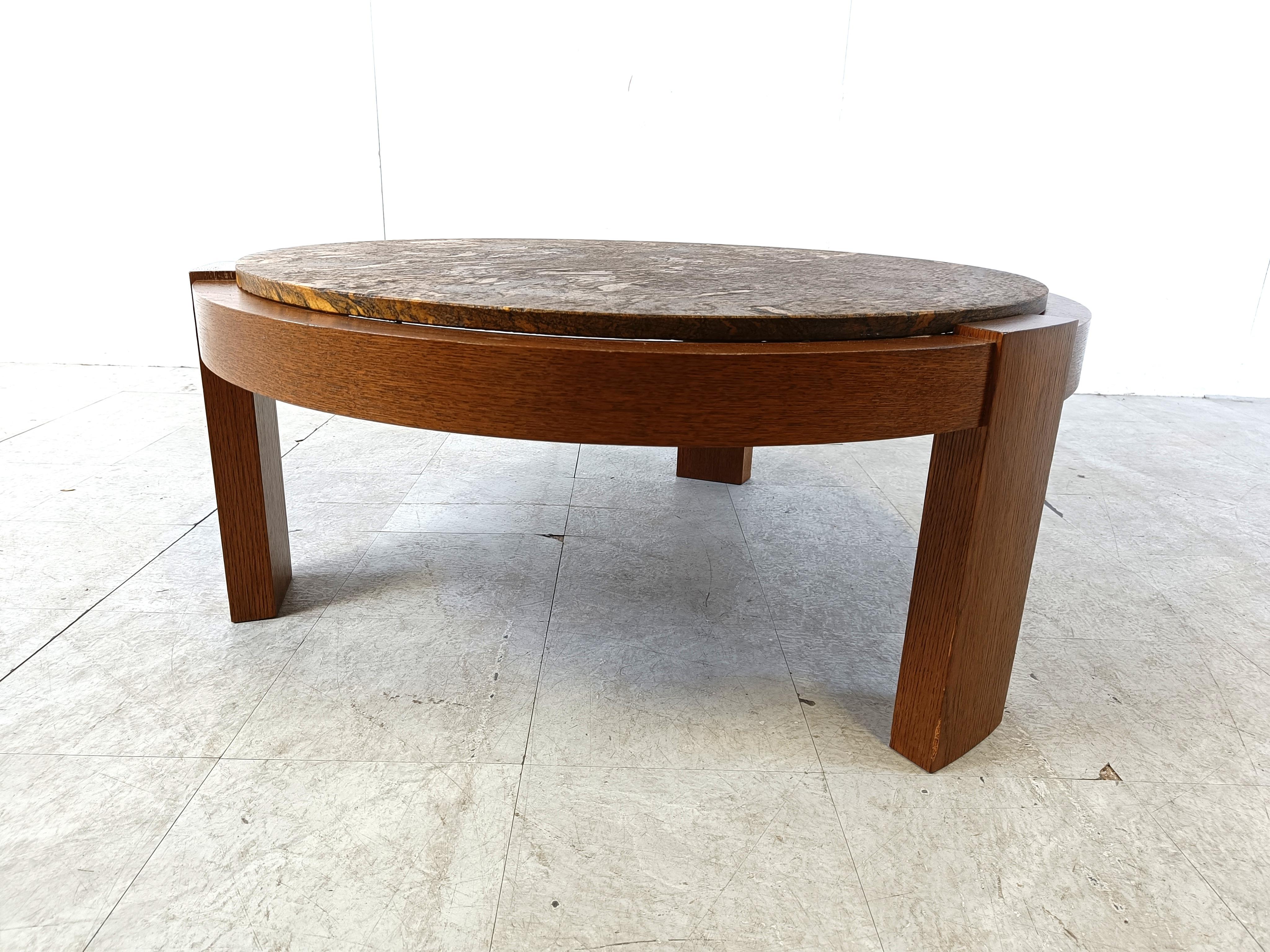 Brutalist tripod coffee table, 1970s In Excellent Condition For Sale In HEVERLEE, BE