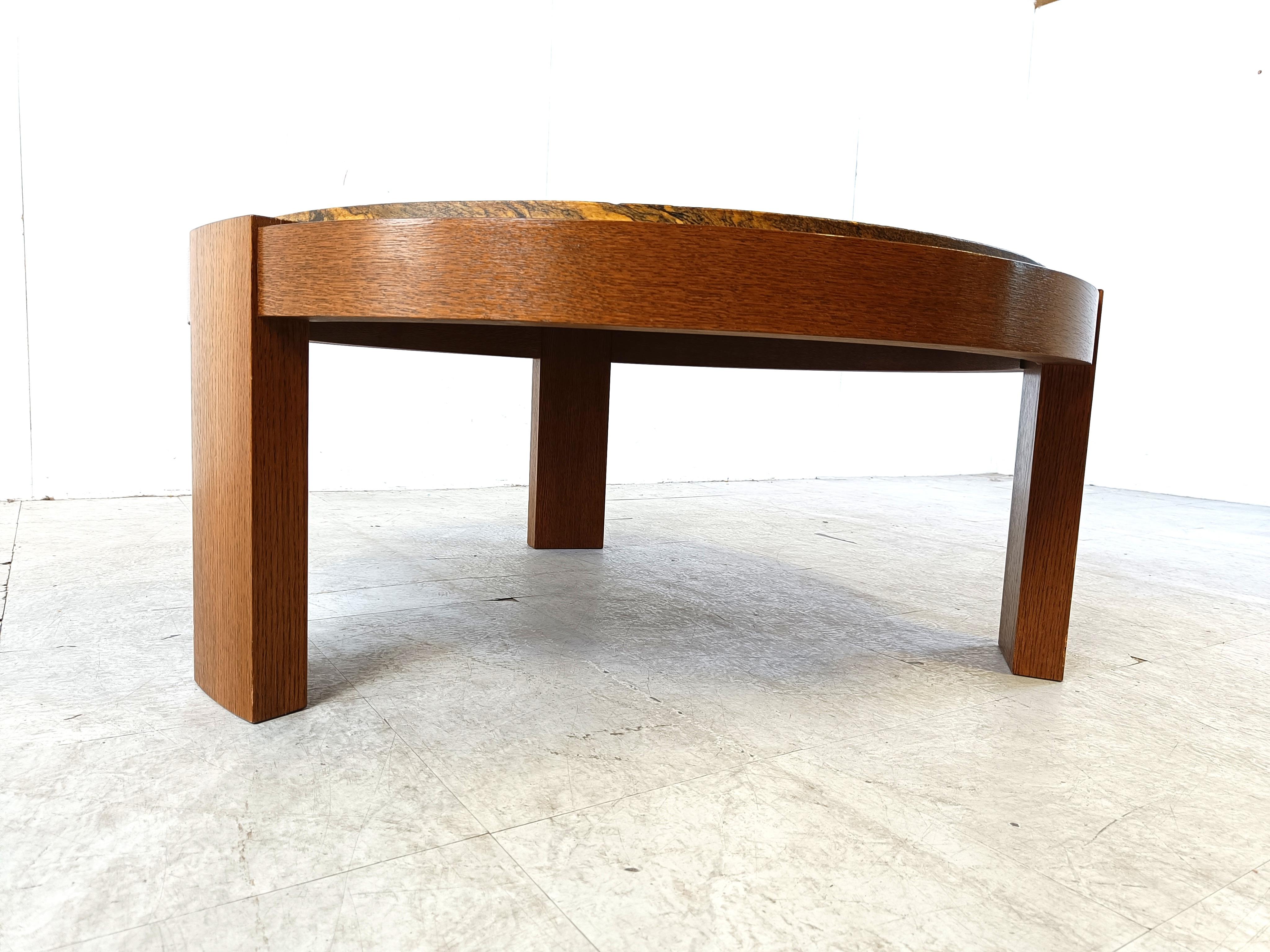 Brutalist tripod coffee table, 1970s For Sale 1
