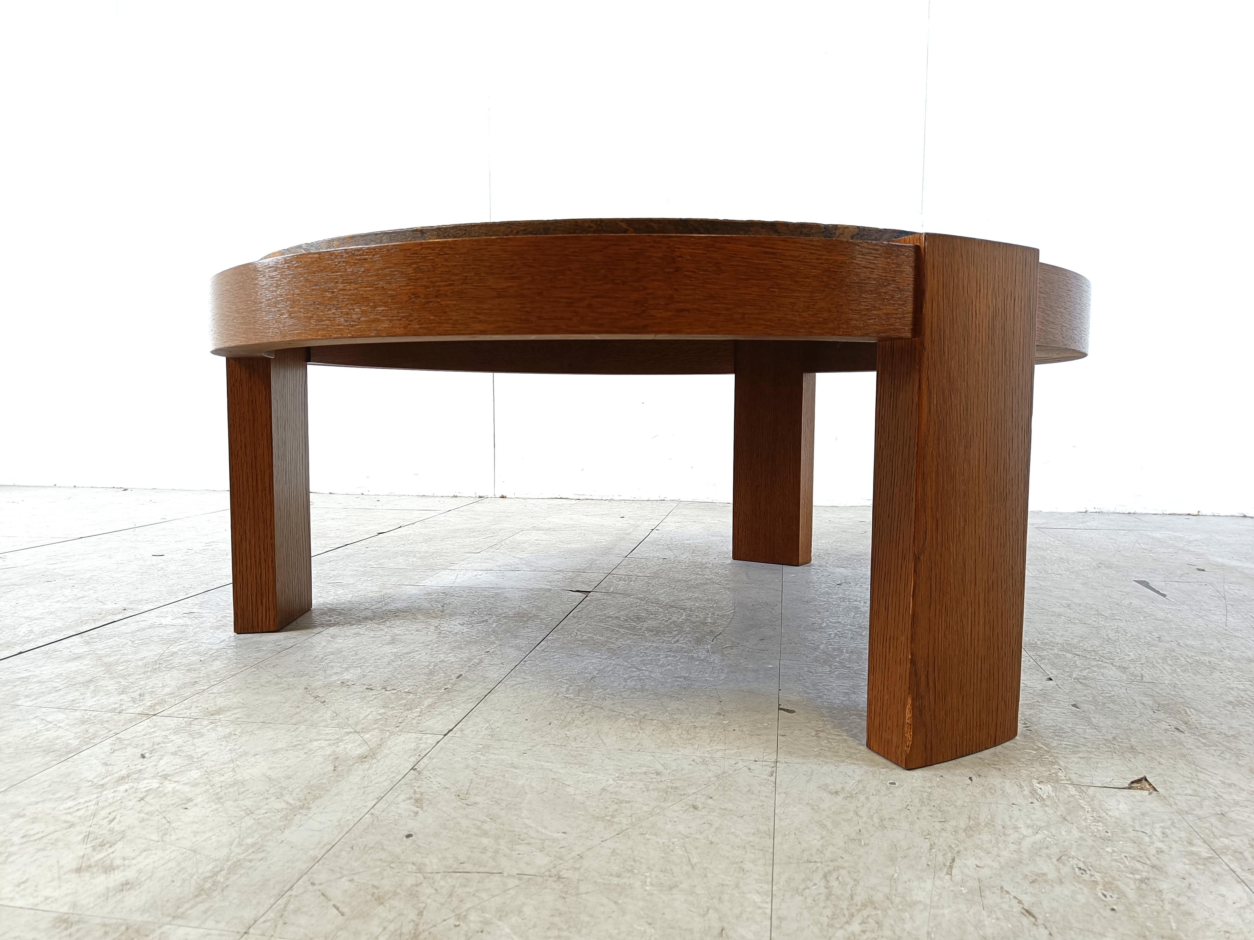 Brutalist tripod coffee table, 1970s For Sale 2