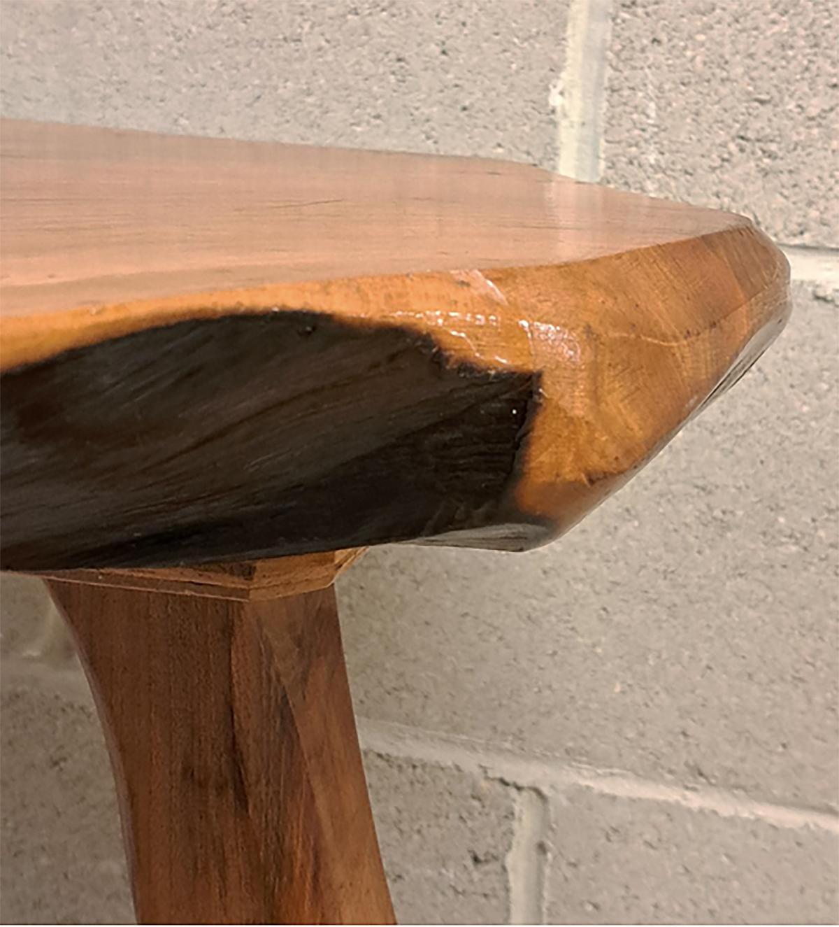 Table basse/table d'appoint tripode brutaliste, France 1950 en vente 1