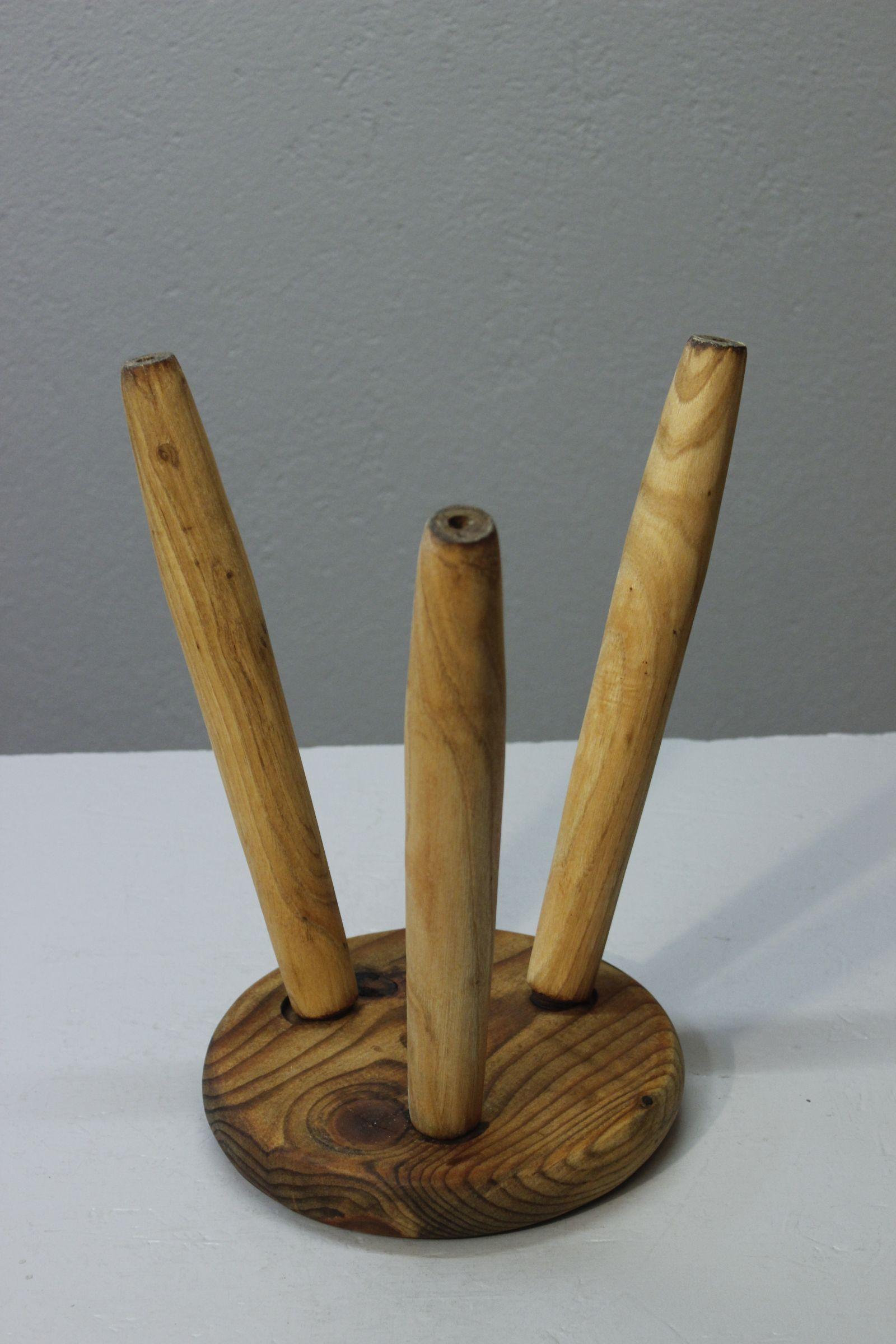 Brutalist tripod farmstool in pine, France 1950s For Sale 1