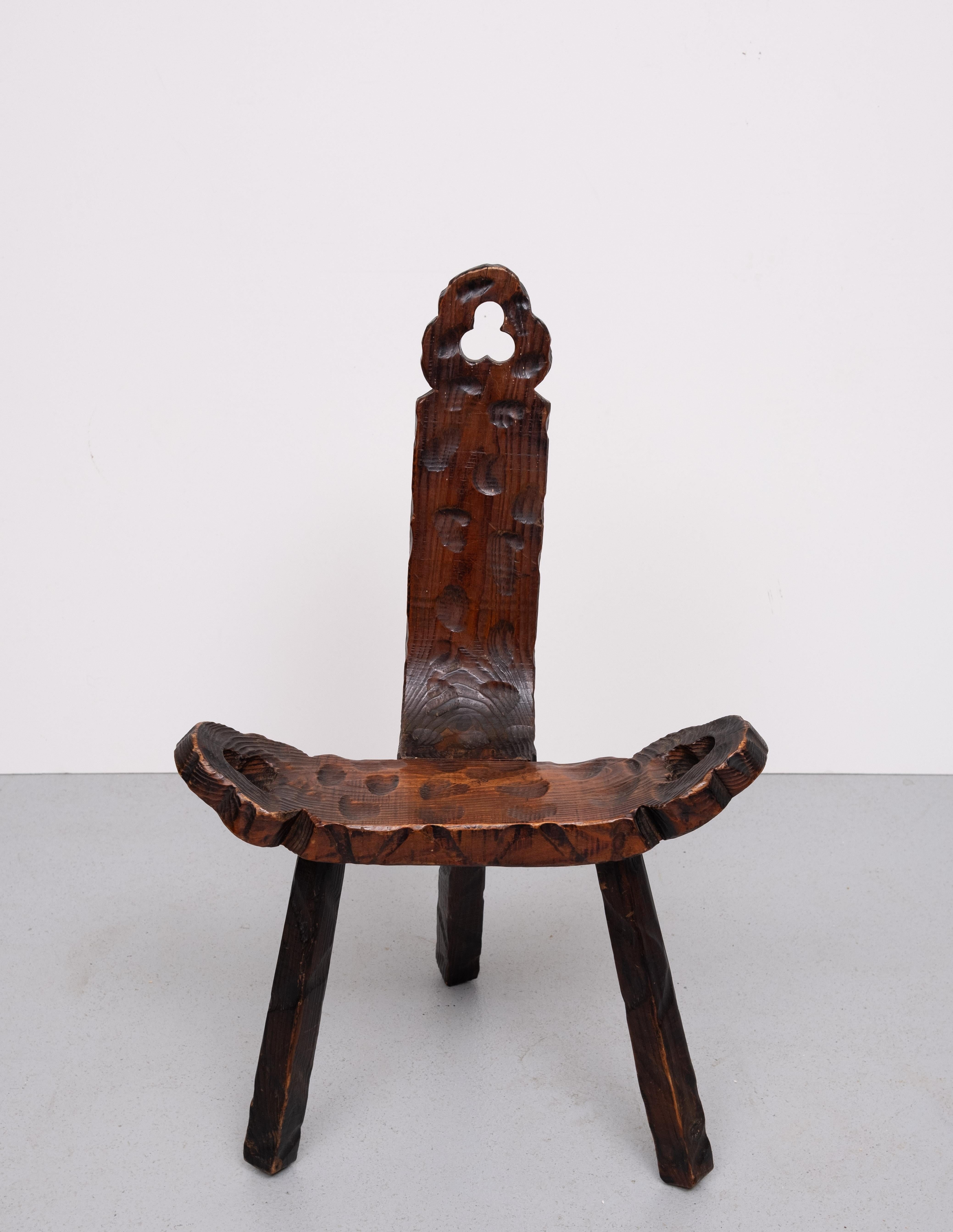 Brutalisme Trépied brutaliste espagnol  tabouret 1950 en vente