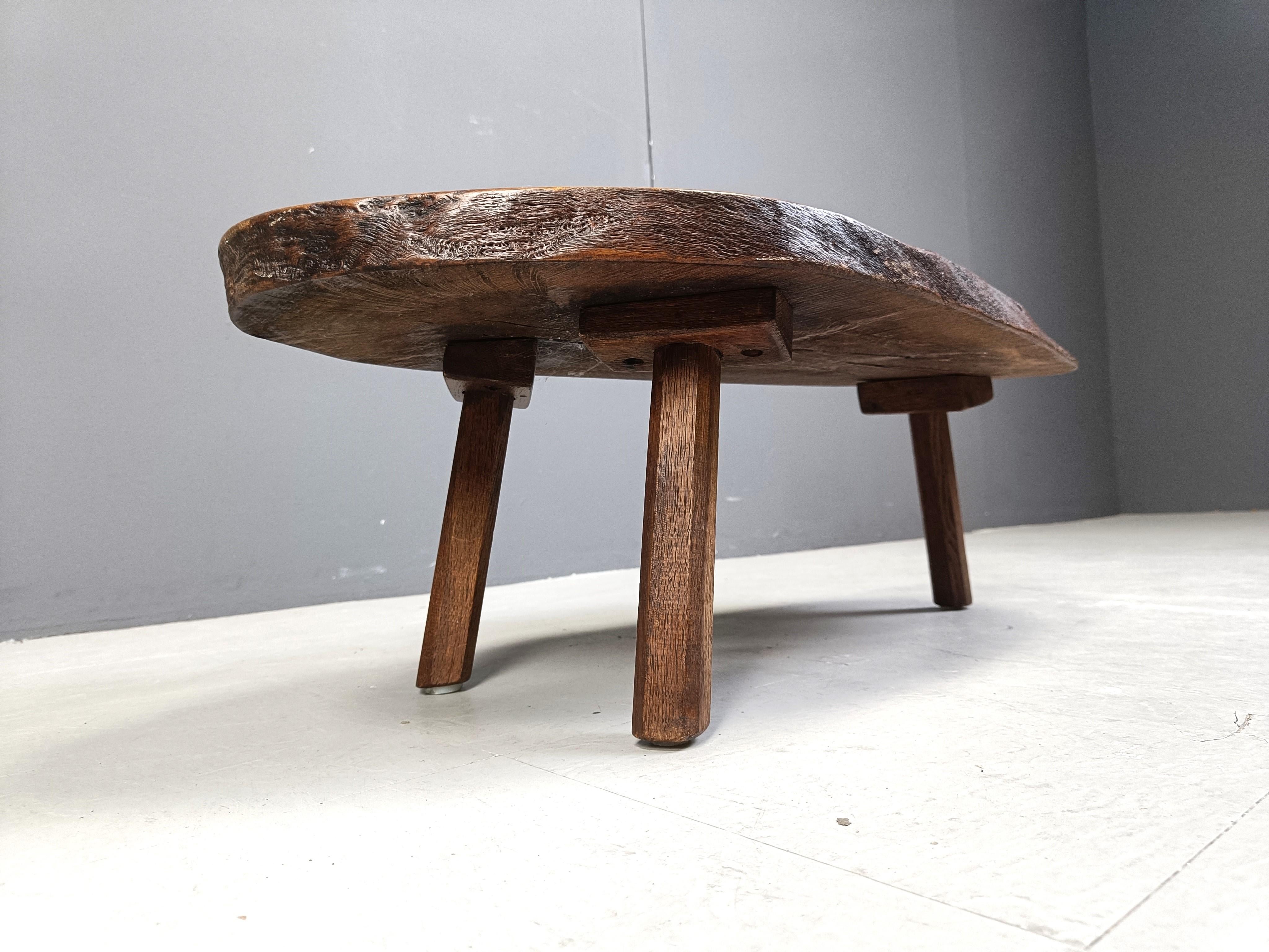 Brutalist tripod tree root coffee table, 1970s For Sale 3
