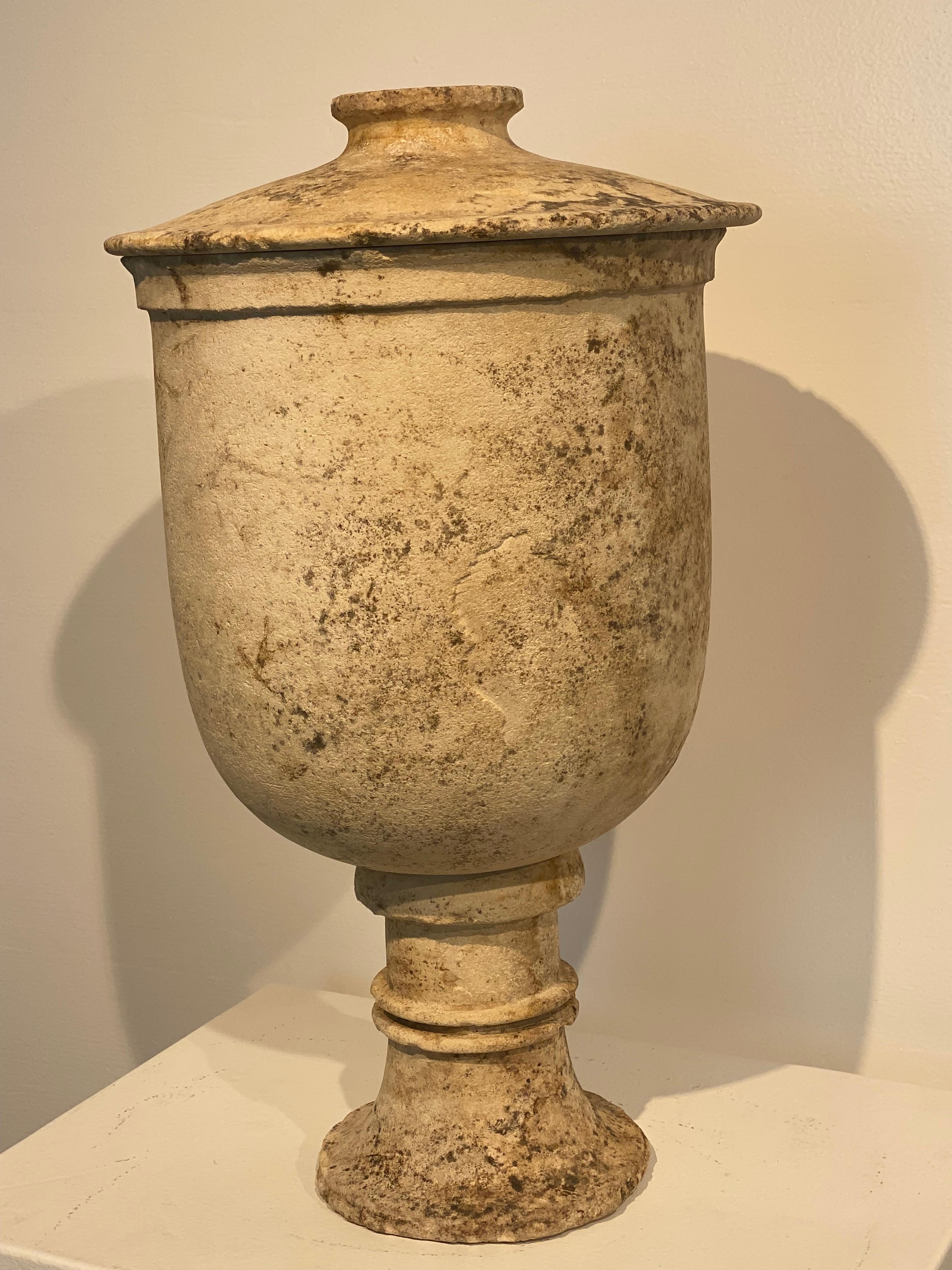 Brutalist Urn In Limestone With lid For Sale 4