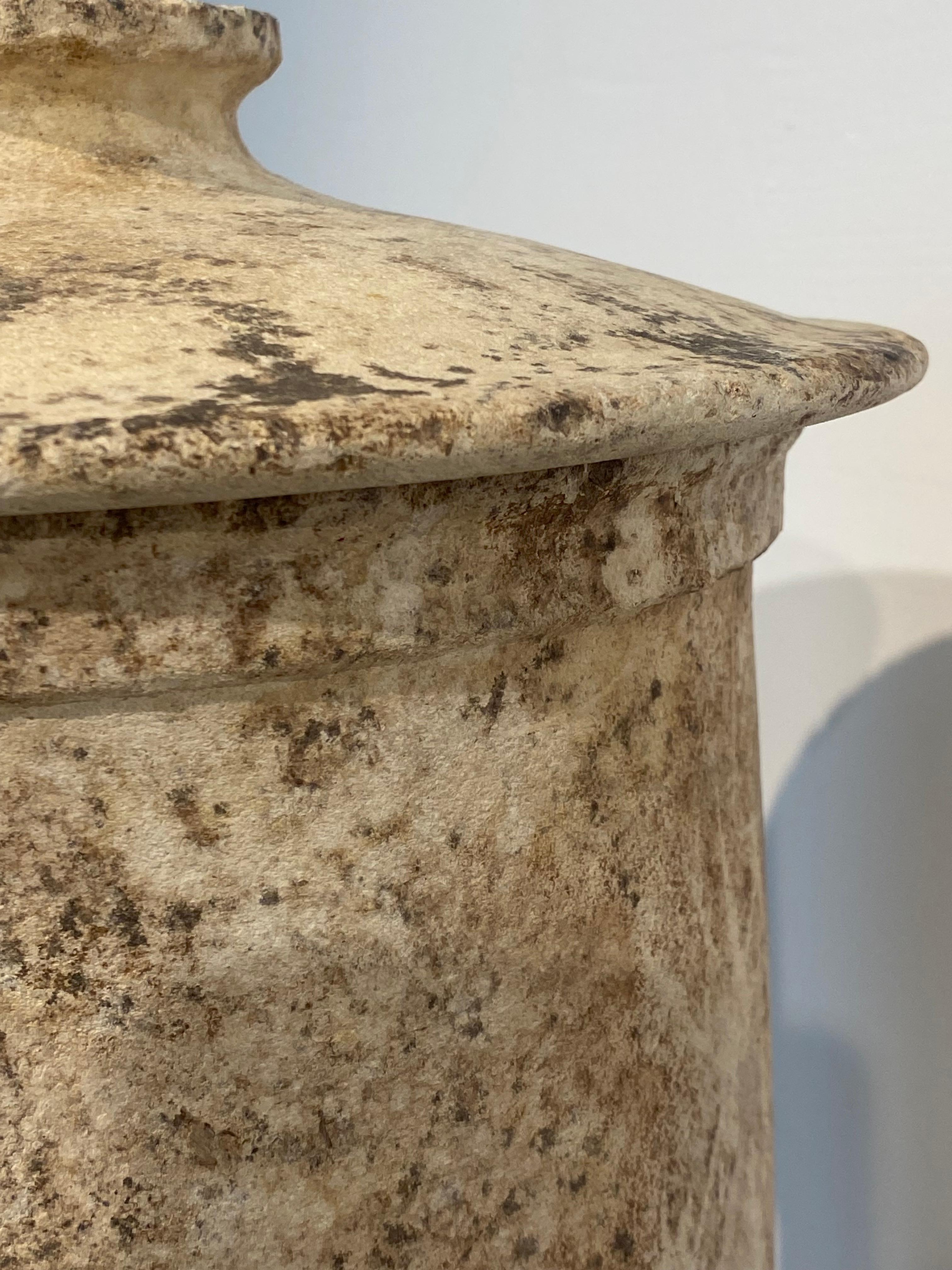 Brutalist Urn In Limestone With lid For Sale 5