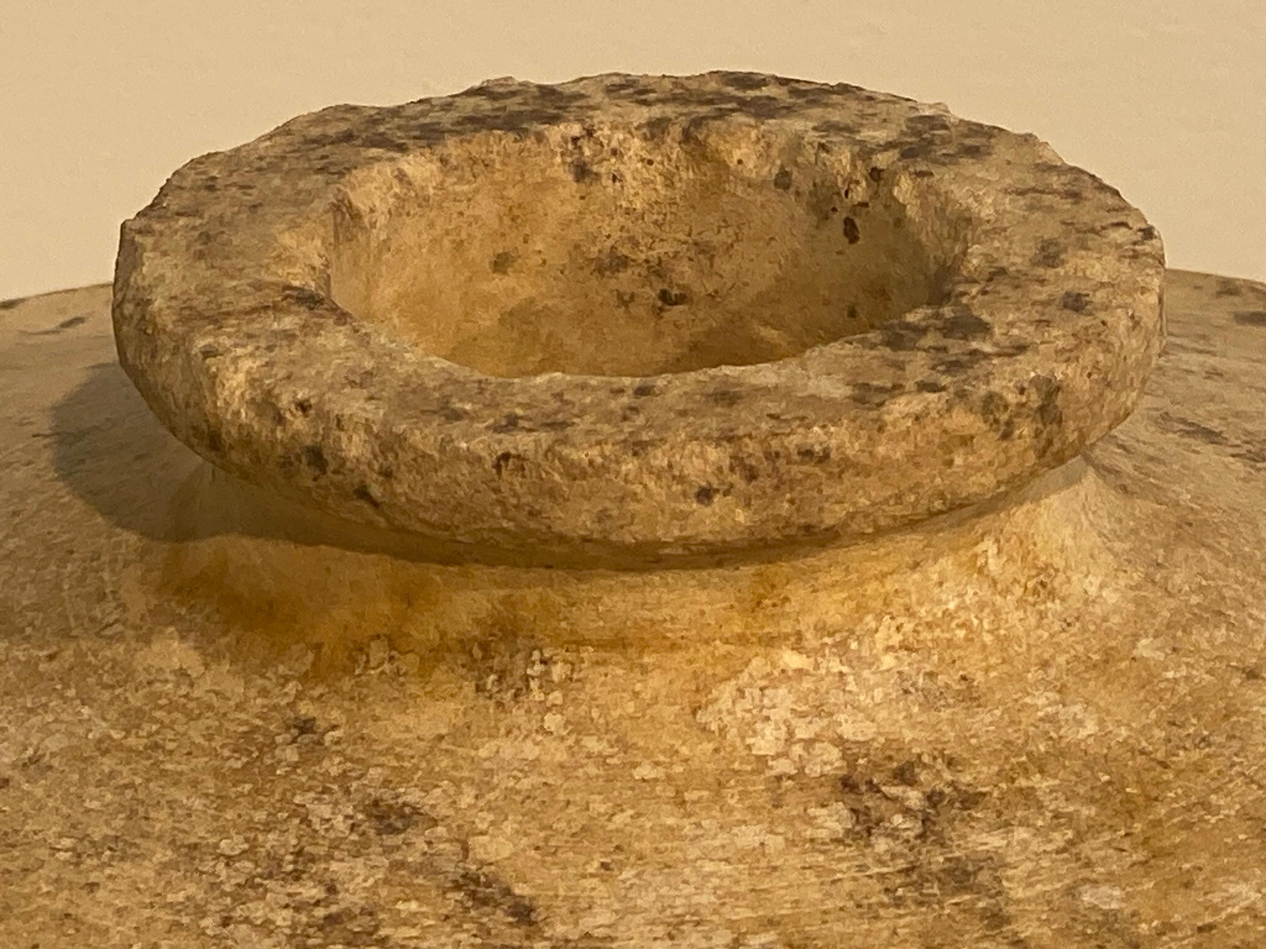 Brutalist Urn In Limestone With lid For Sale 3