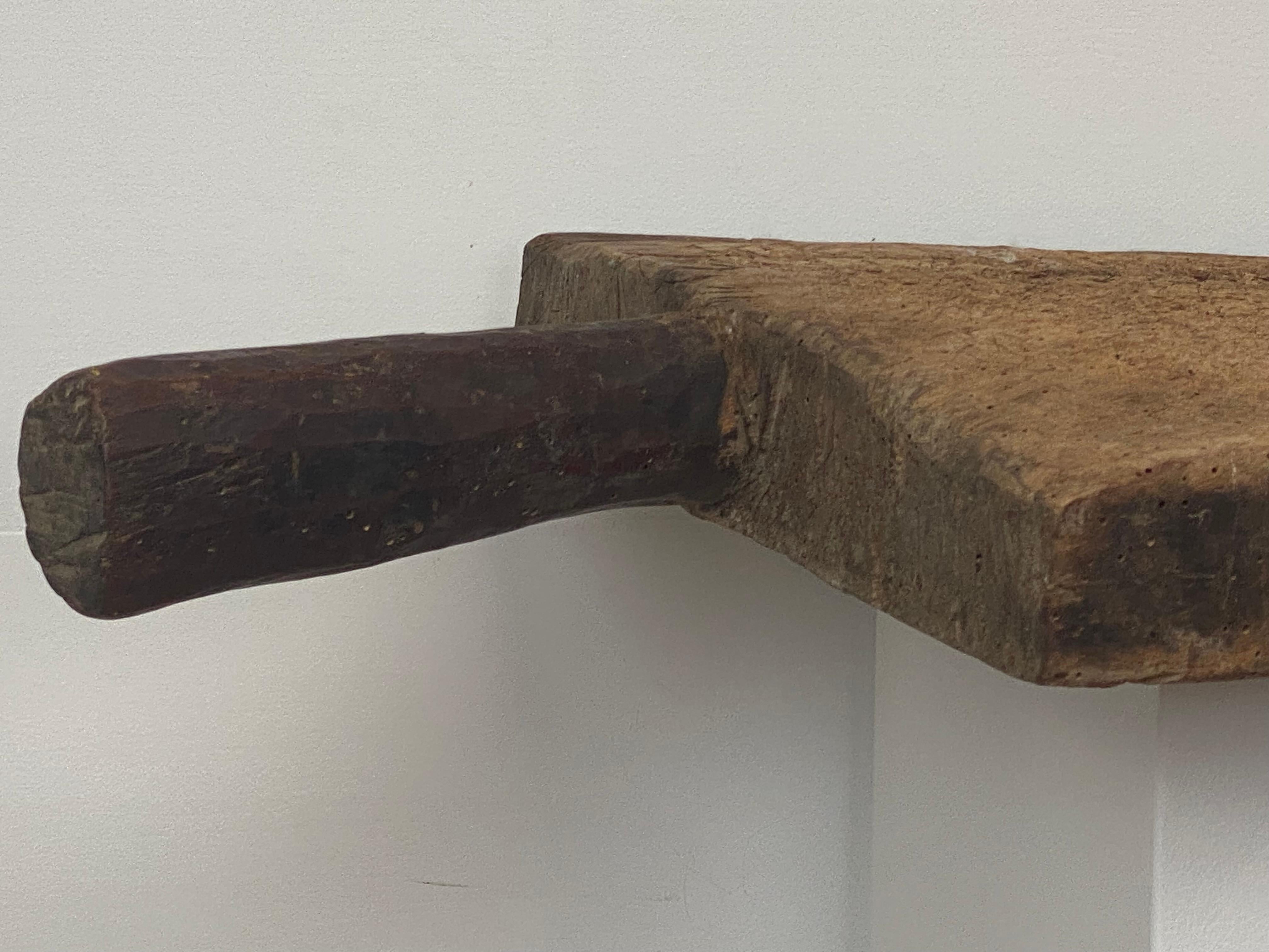 Vintage Brutalist  Planche à découper en bois  en vente 5