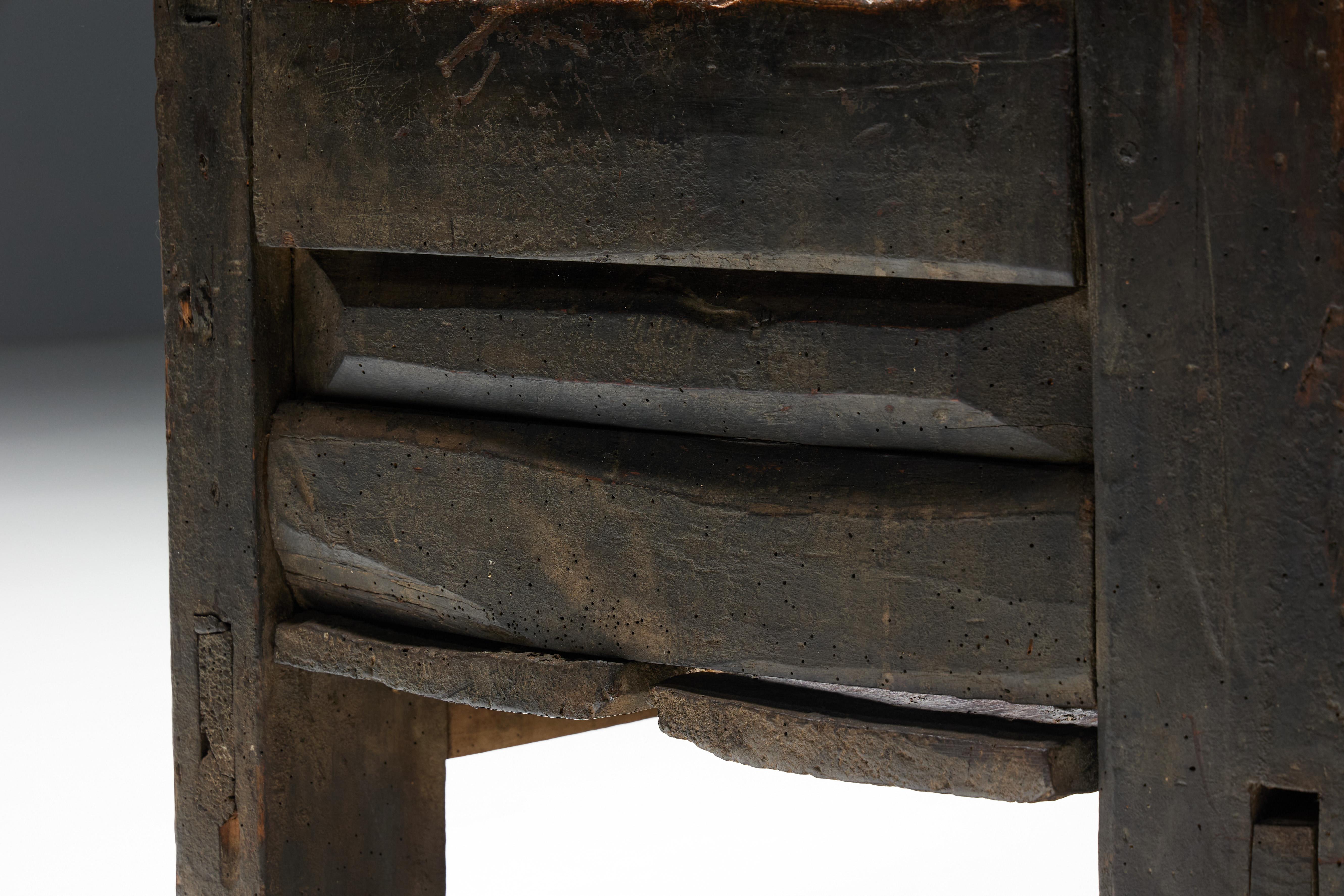 Brutalistische Wabi Sabi-Bank, Frankreich, 19. Jahrhundert im Angebot 5