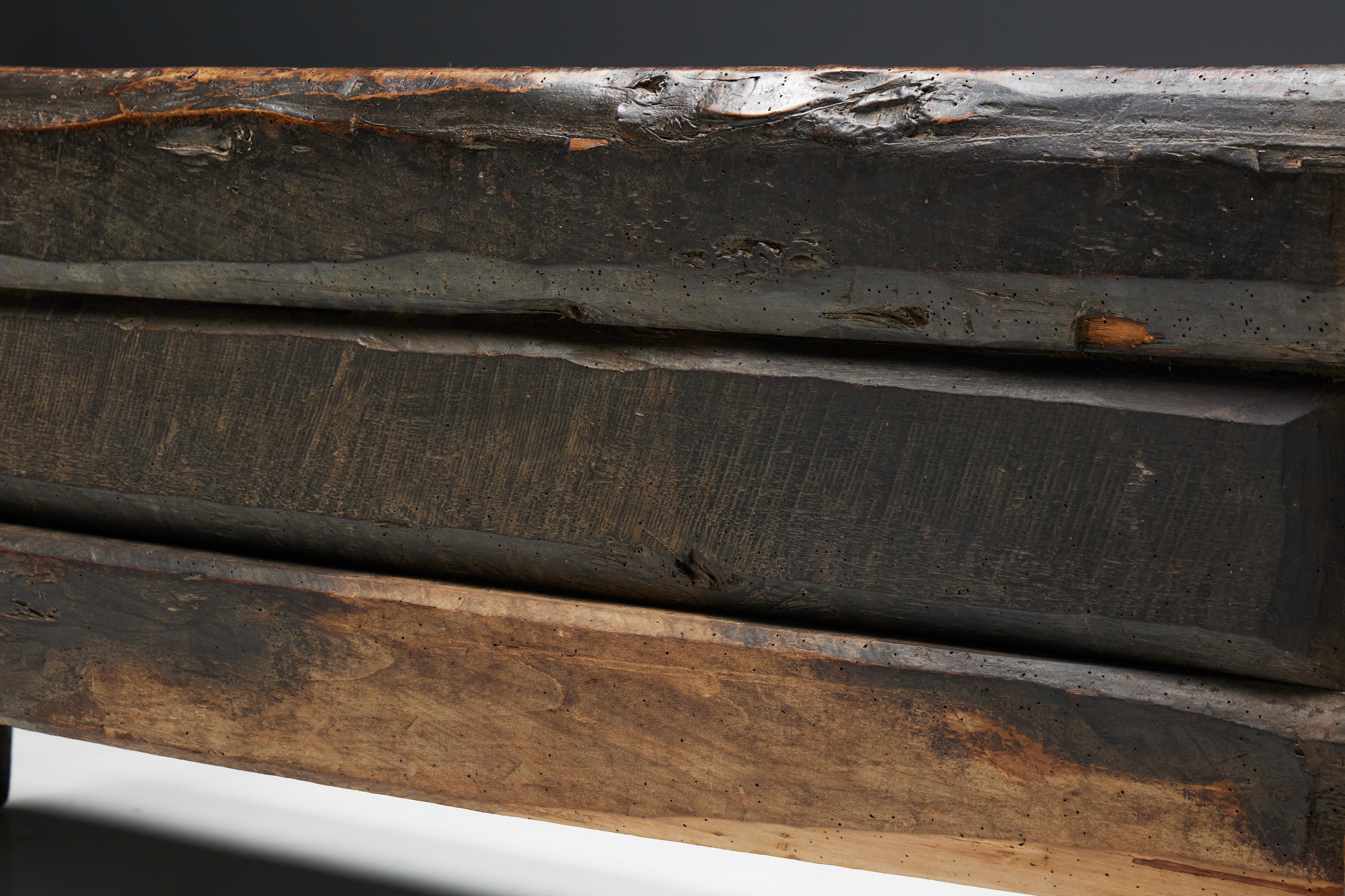 Brutalistische Wabi Sabi-Bank, Frankreich, 19. Jahrhundert im Angebot 7