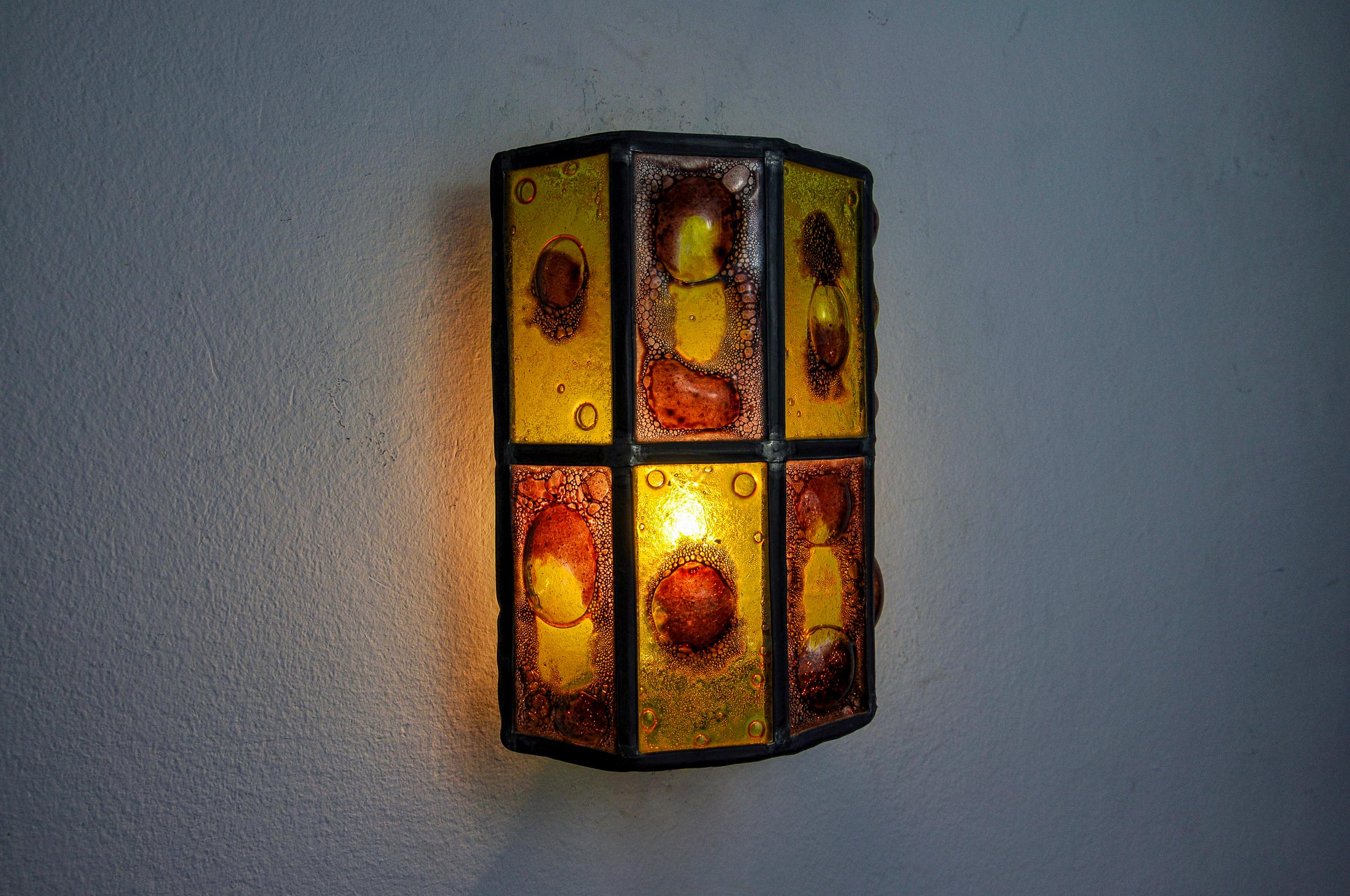 Milieu du XXe siècle Applique brutaliste de Felipe Derflingher pour Feders, en verre soufflé, 1960, Mexique en vente