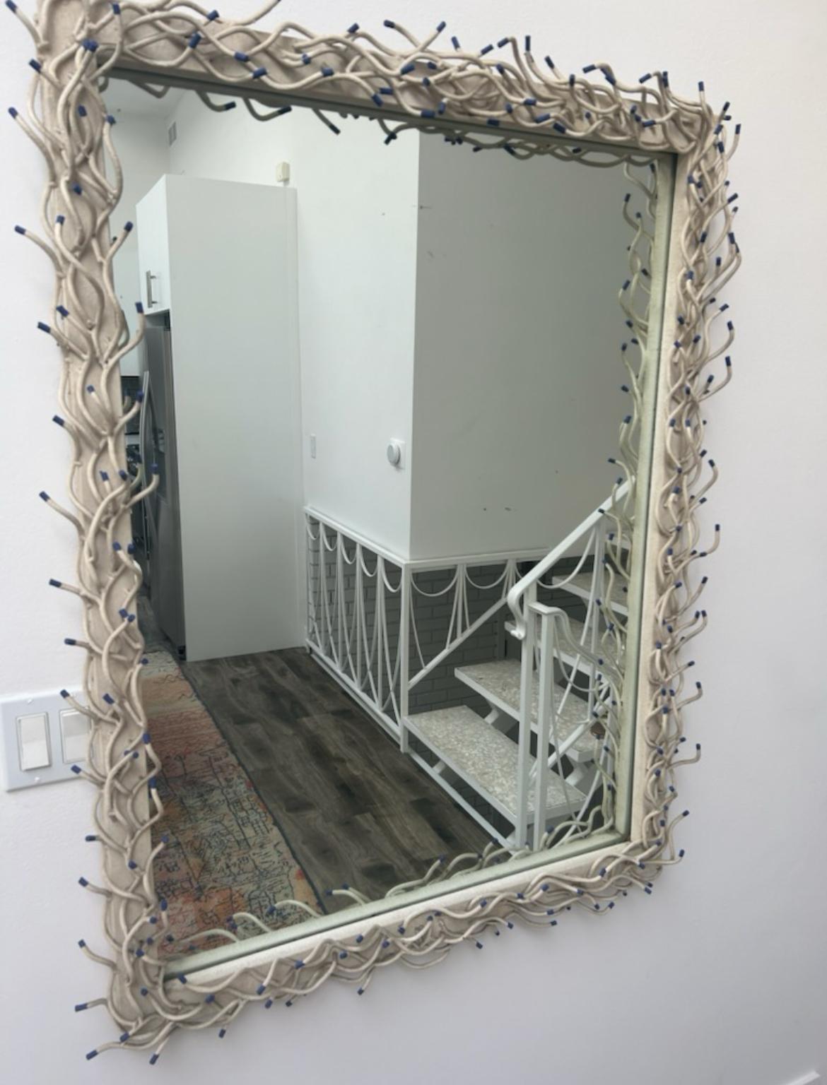 20ième siècle Miroir mural brutaliste en vente