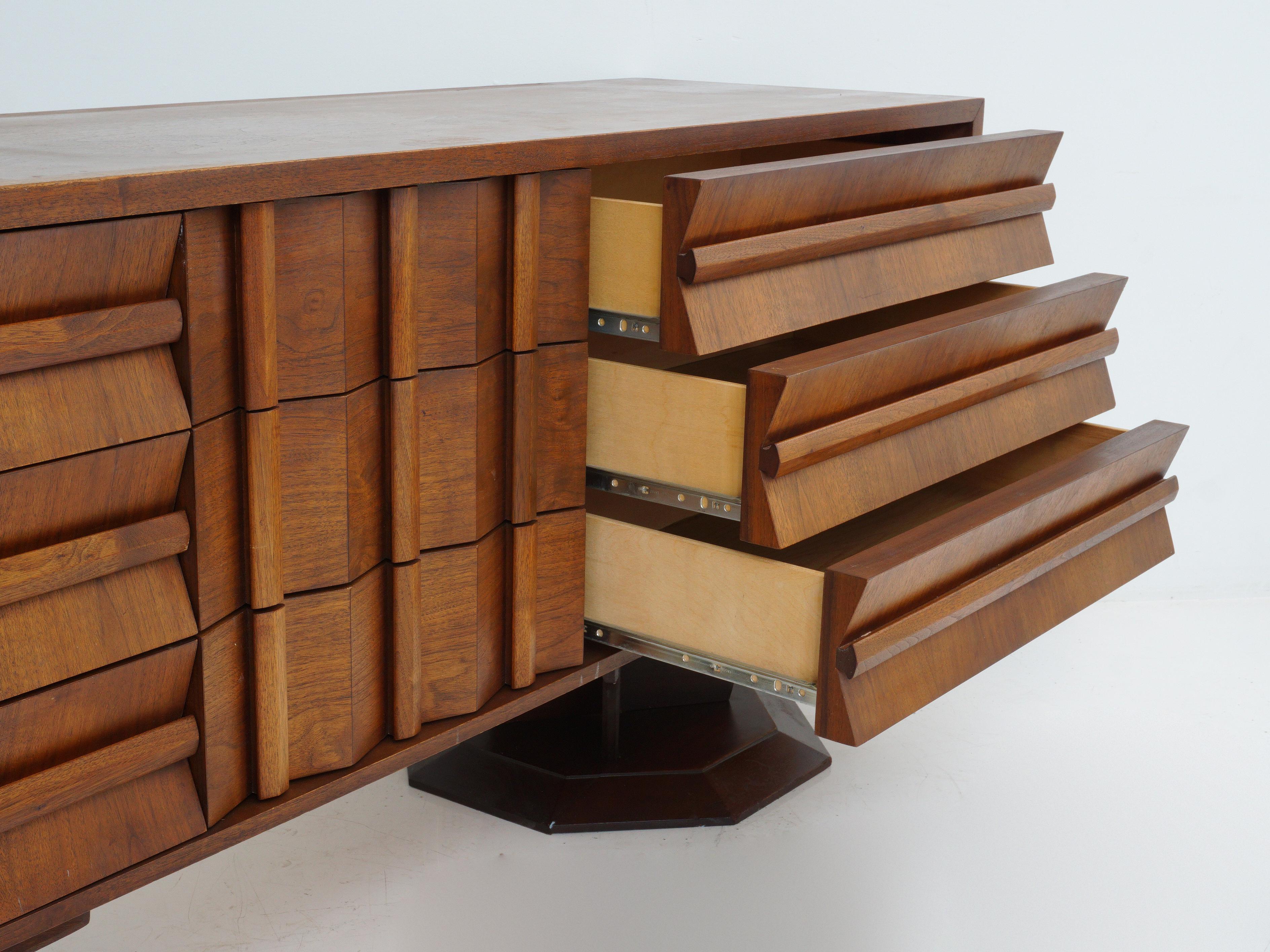 Mid-20th Century Brutalist Walnut Dresser by Paul Evans, 1960s